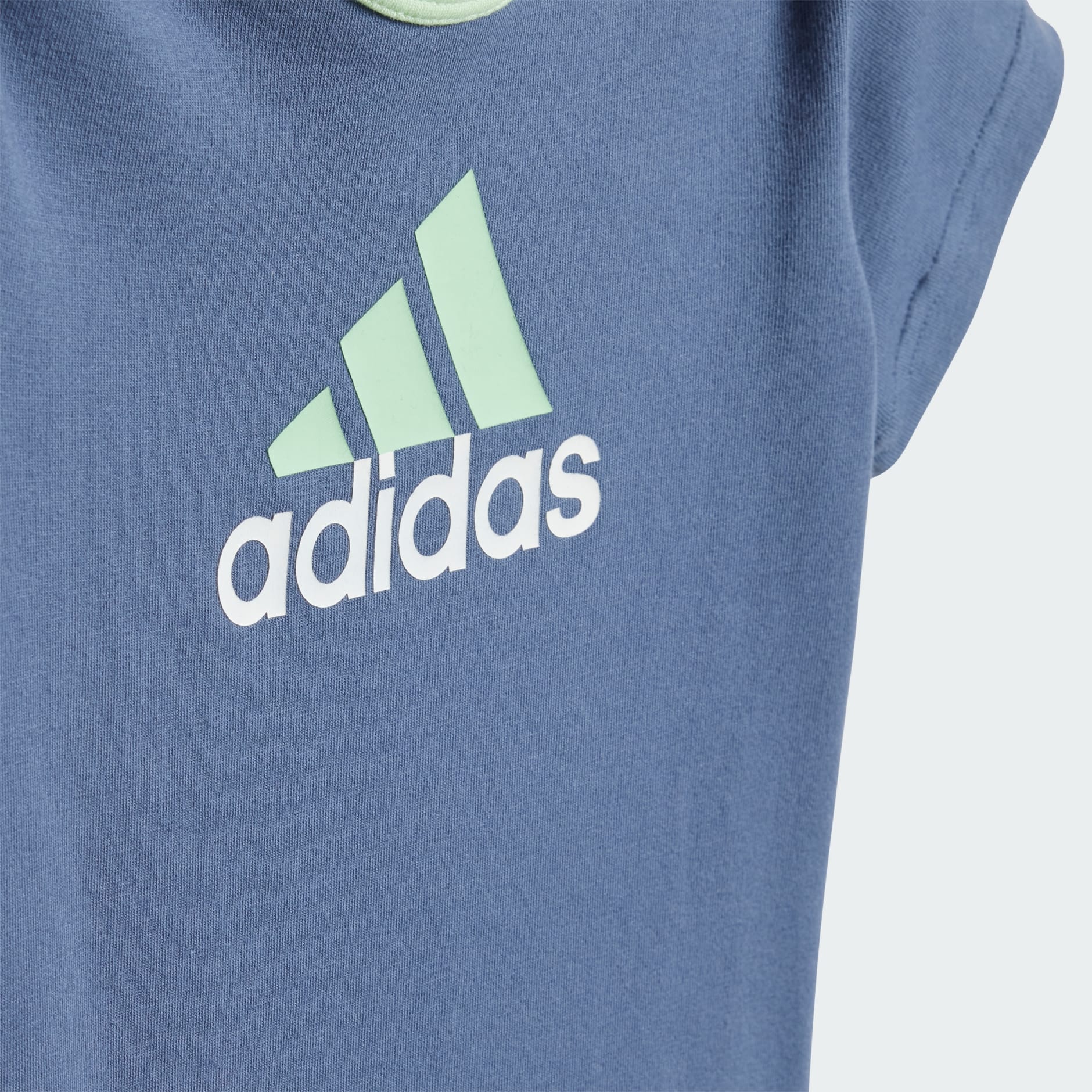 طقم Essentials Big Logo Bodysuit and Beanie Gift Kids