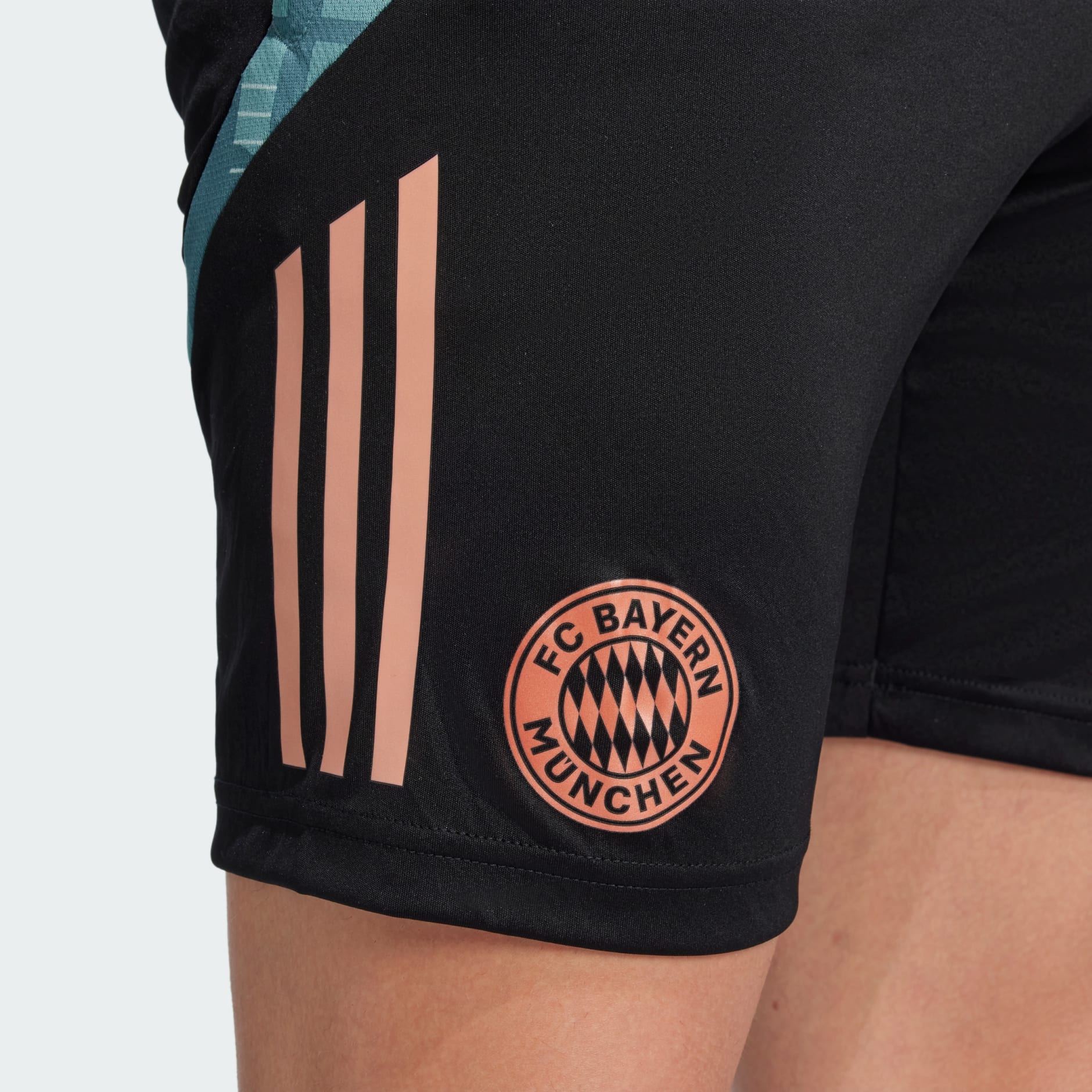 מכנסי אימון קצרים FC Bayern Tiro 24