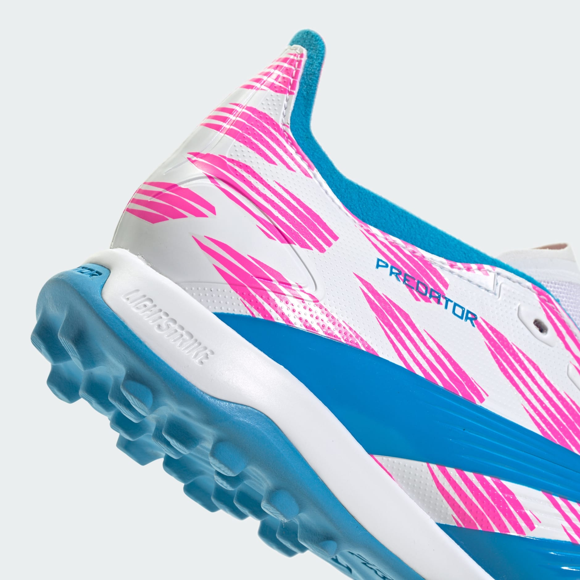Guayos Predator League Pasto Sintético