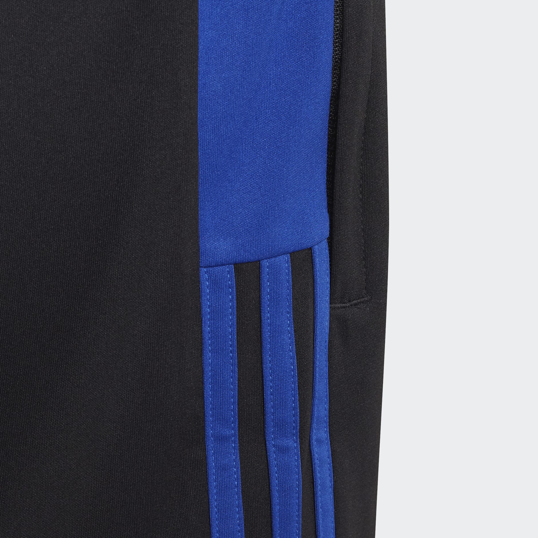 Tiro Essentials Shorts