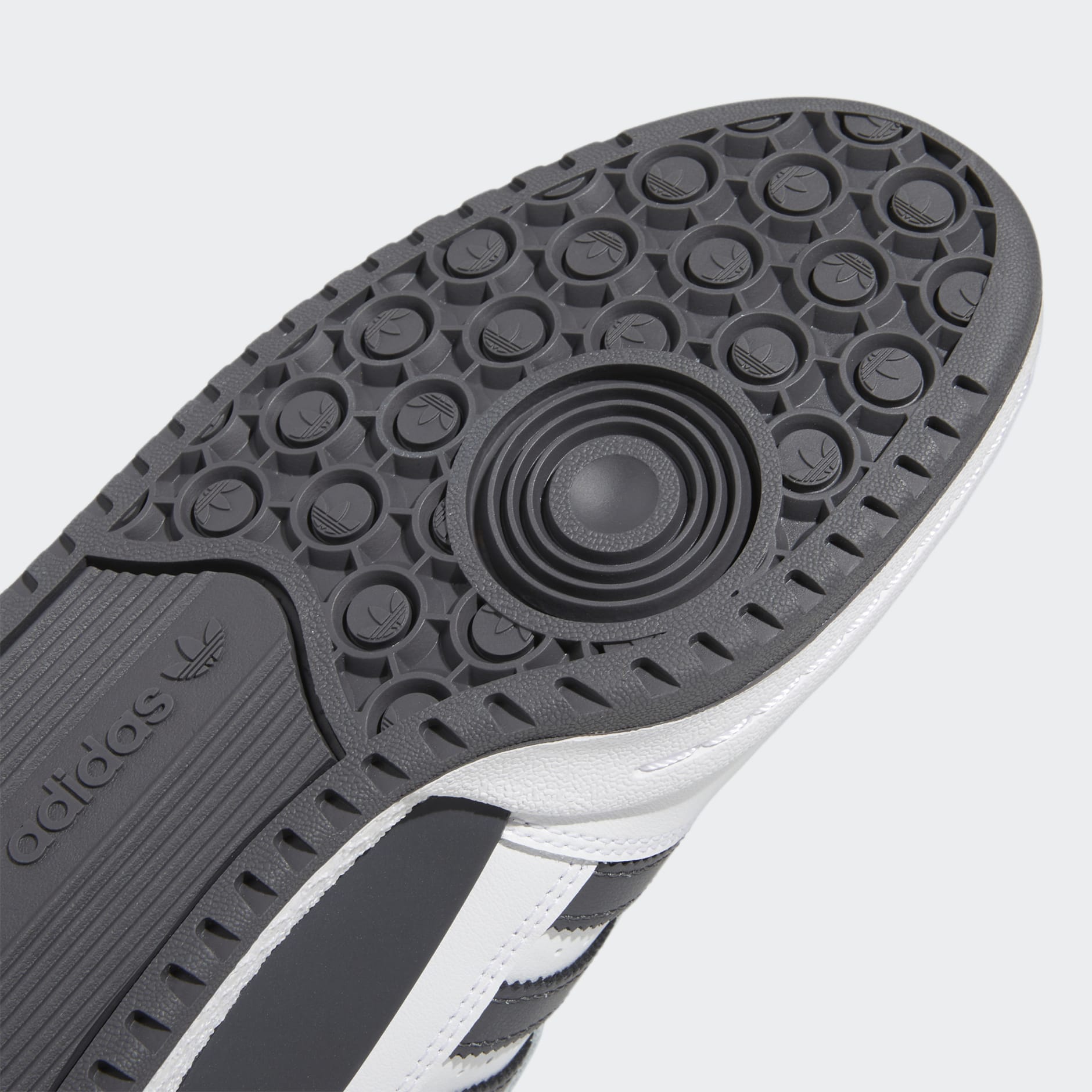 Tenis Forum Mid