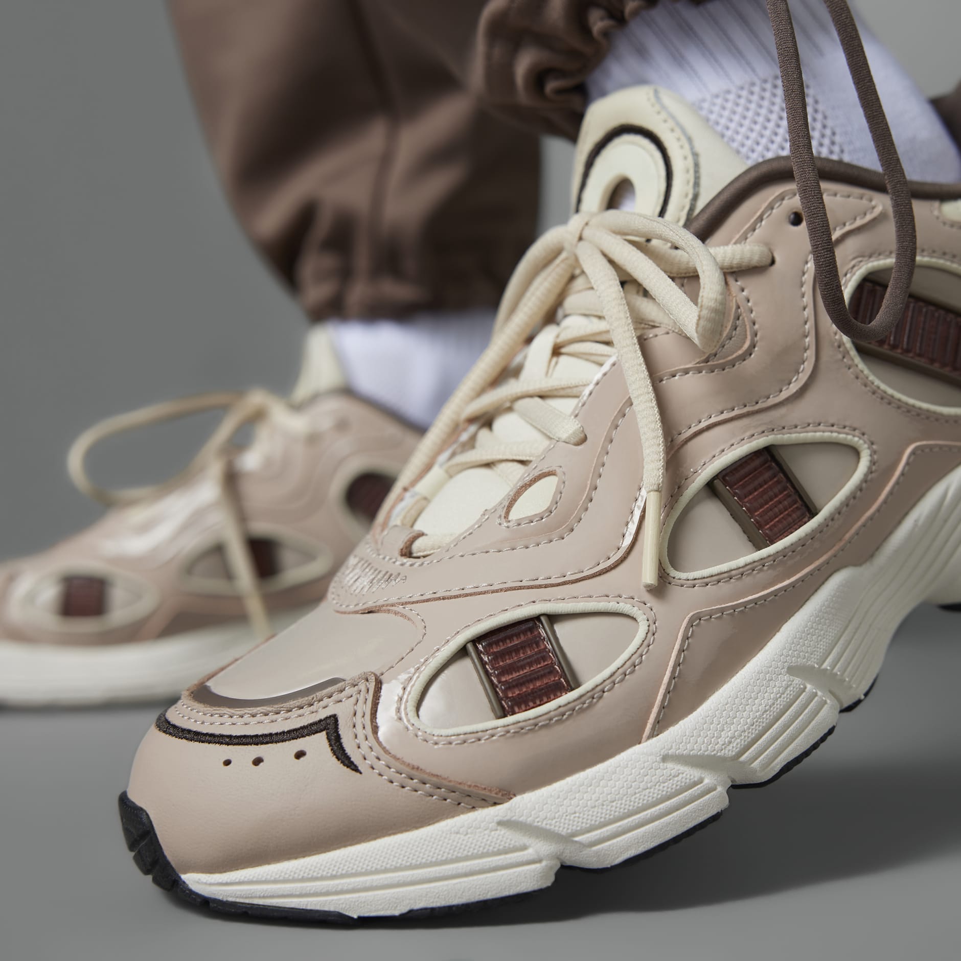 Astir SN Shoes