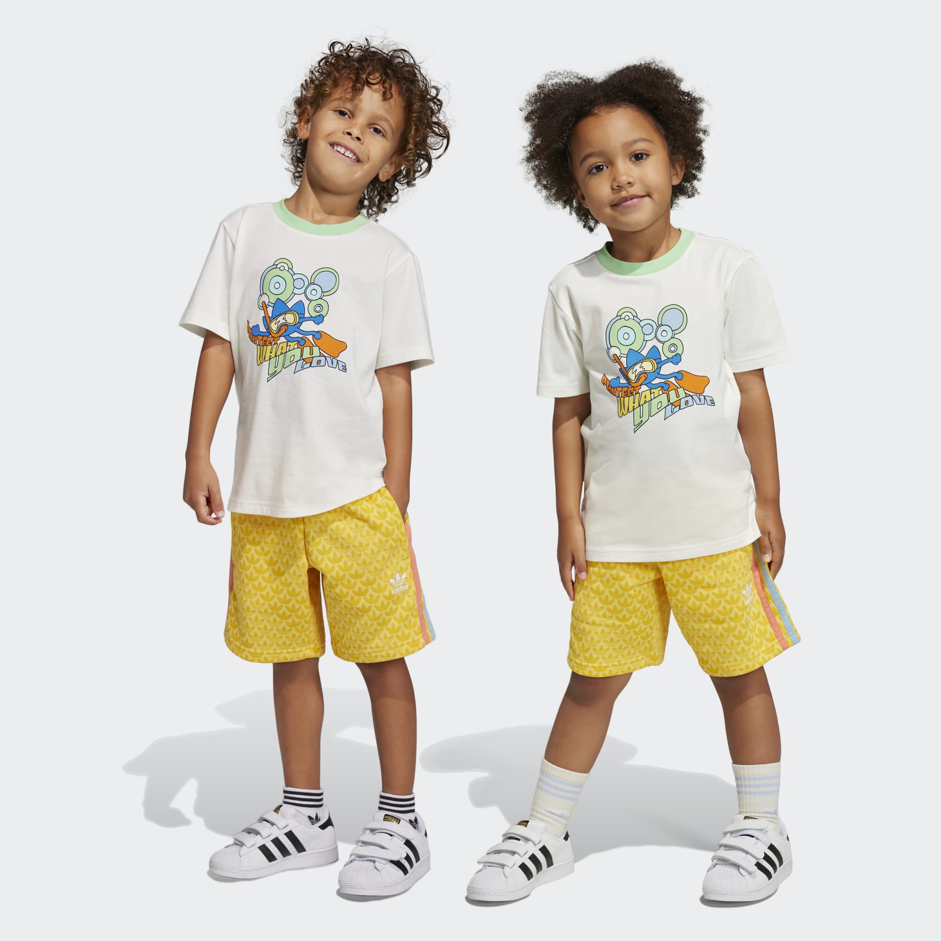 Graphic Print Shorts and Tee Set