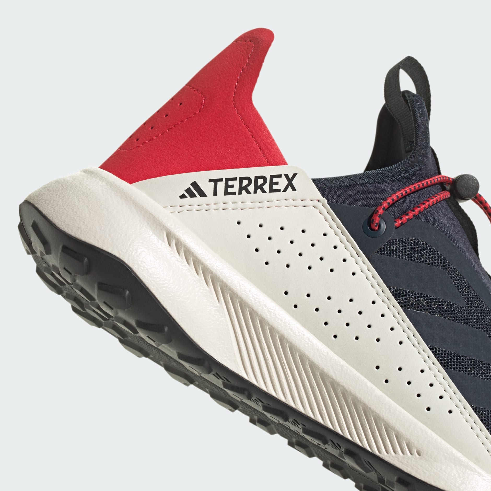 Terrex Voyager 21 Slip-On HEAT.RDY Travel Shoes