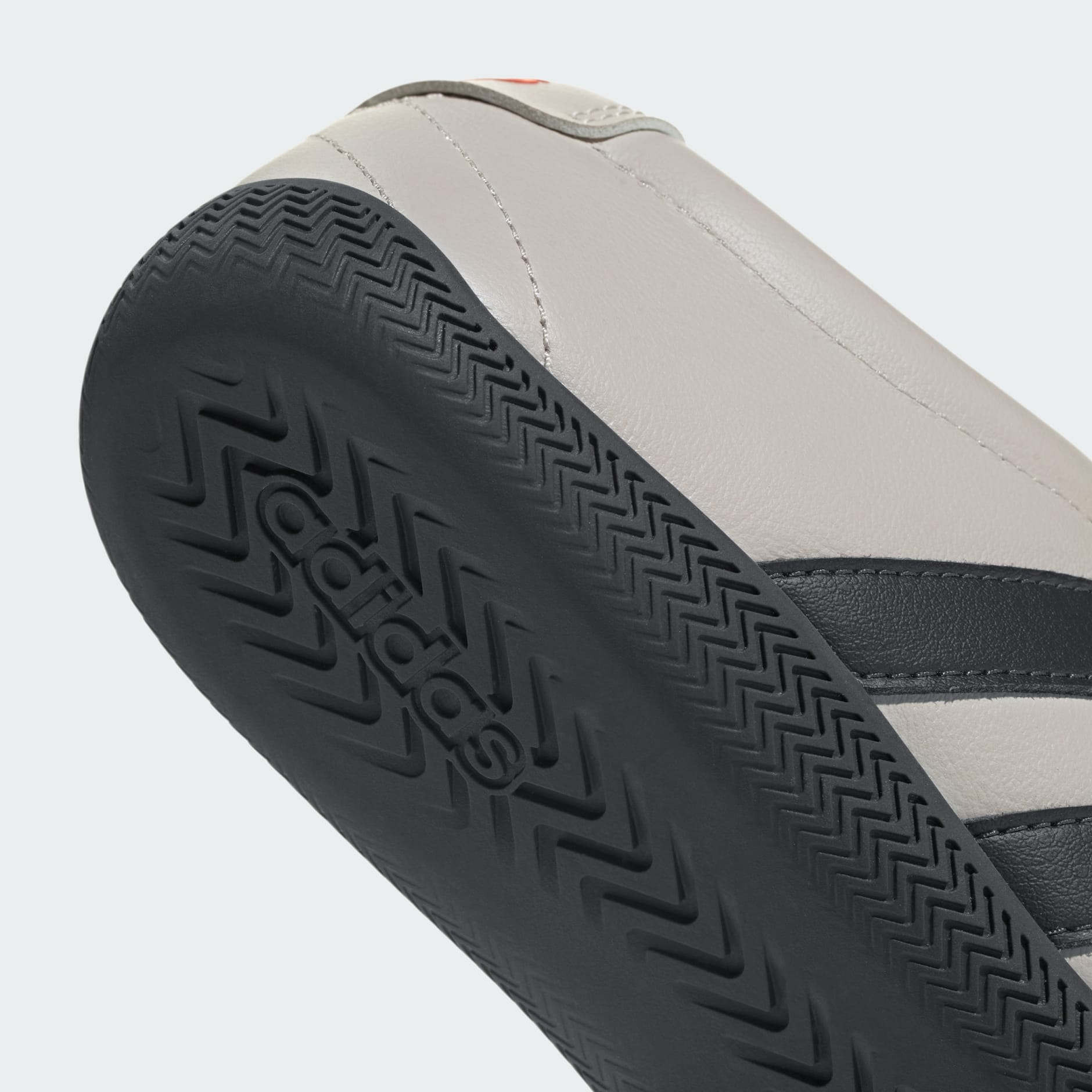 TENISICE GRAND COURT LO AUDI REVOLUT F1 TEAM