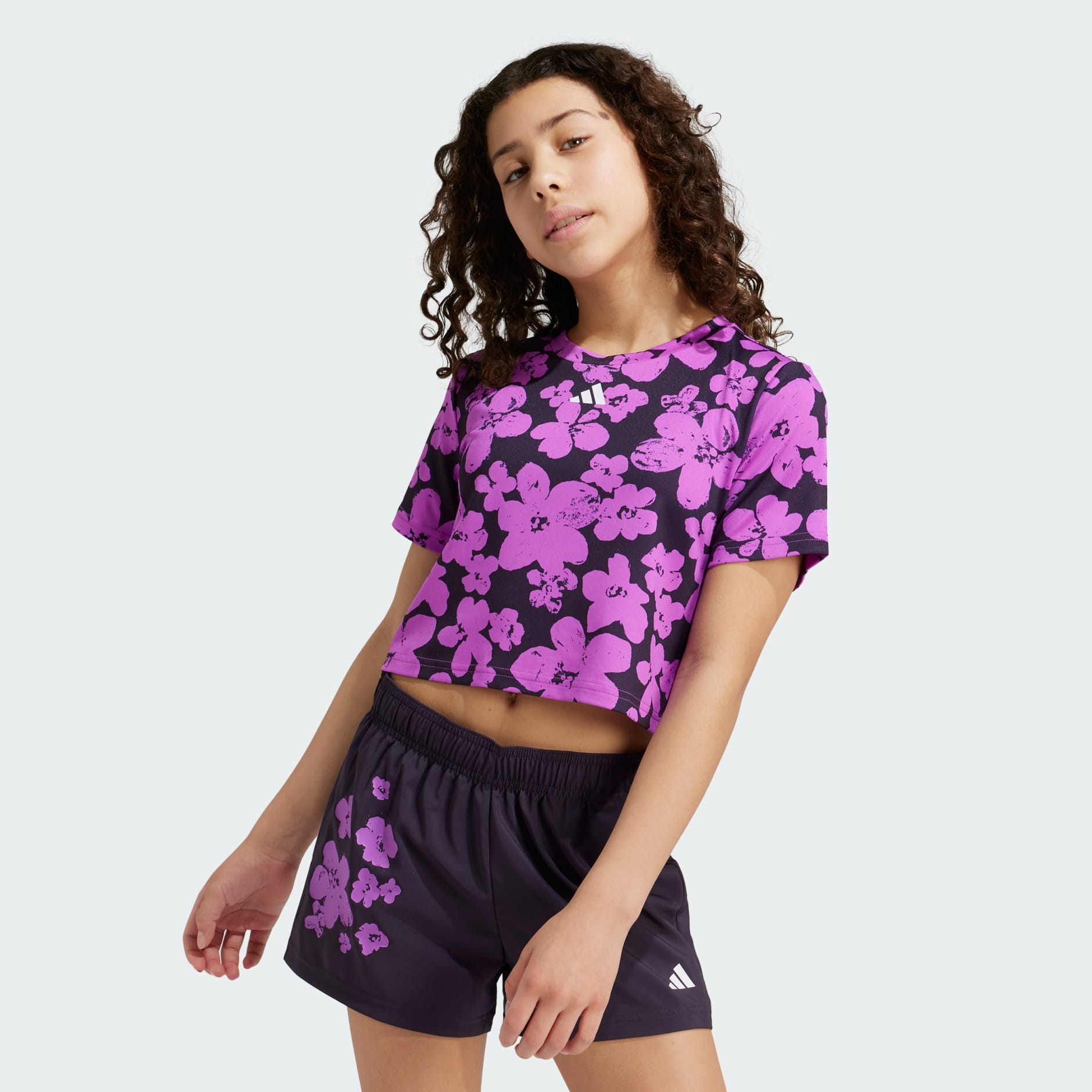 Train Essentials Seasonal Printed Cropped Training Tee Kids