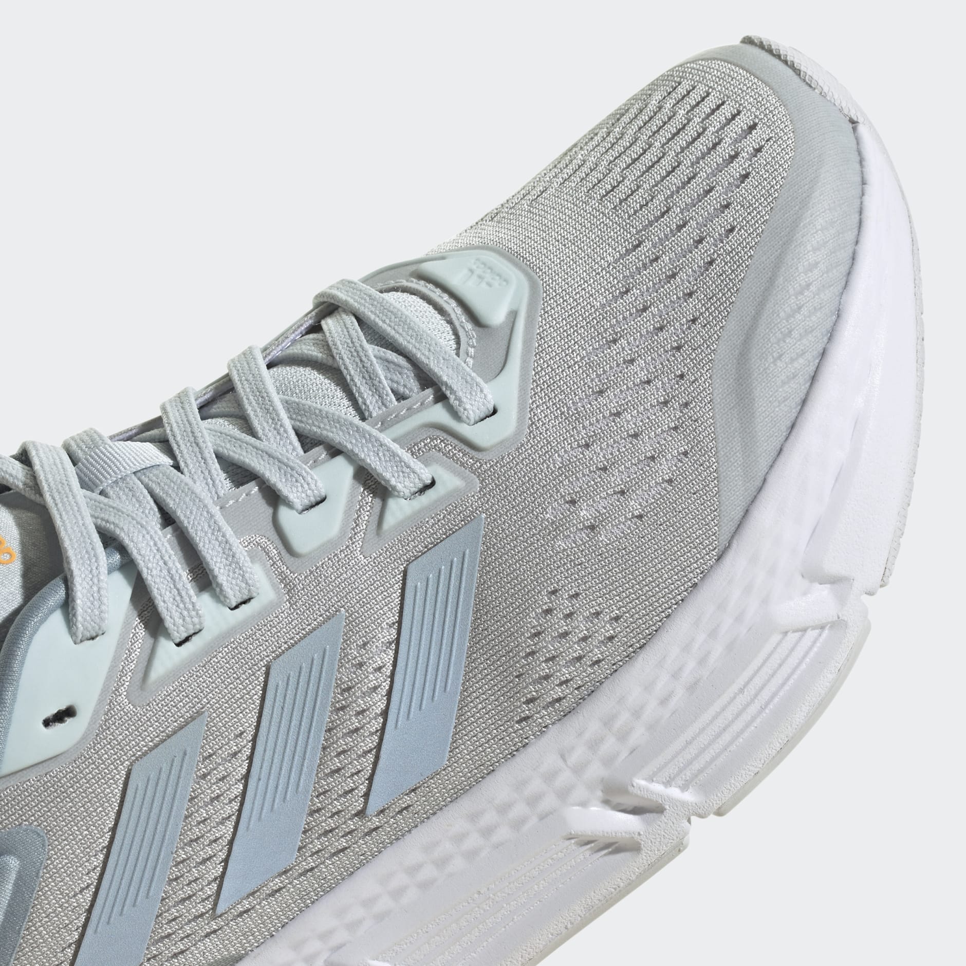 Questar Shoes