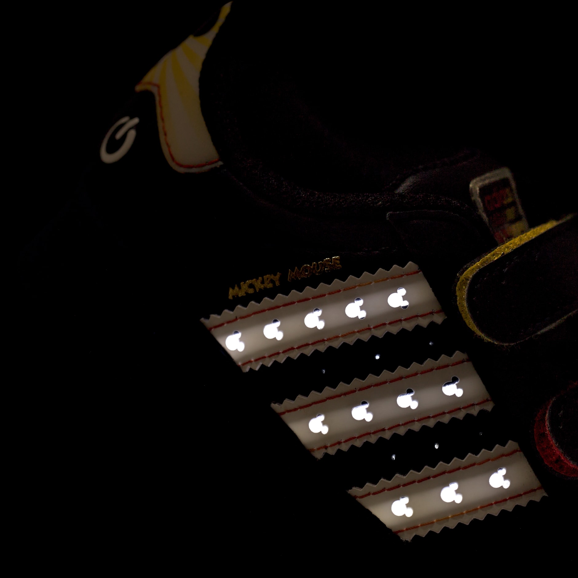 حذاء للأطفال adidas Disney Superstar LED Lights Comfort Closure