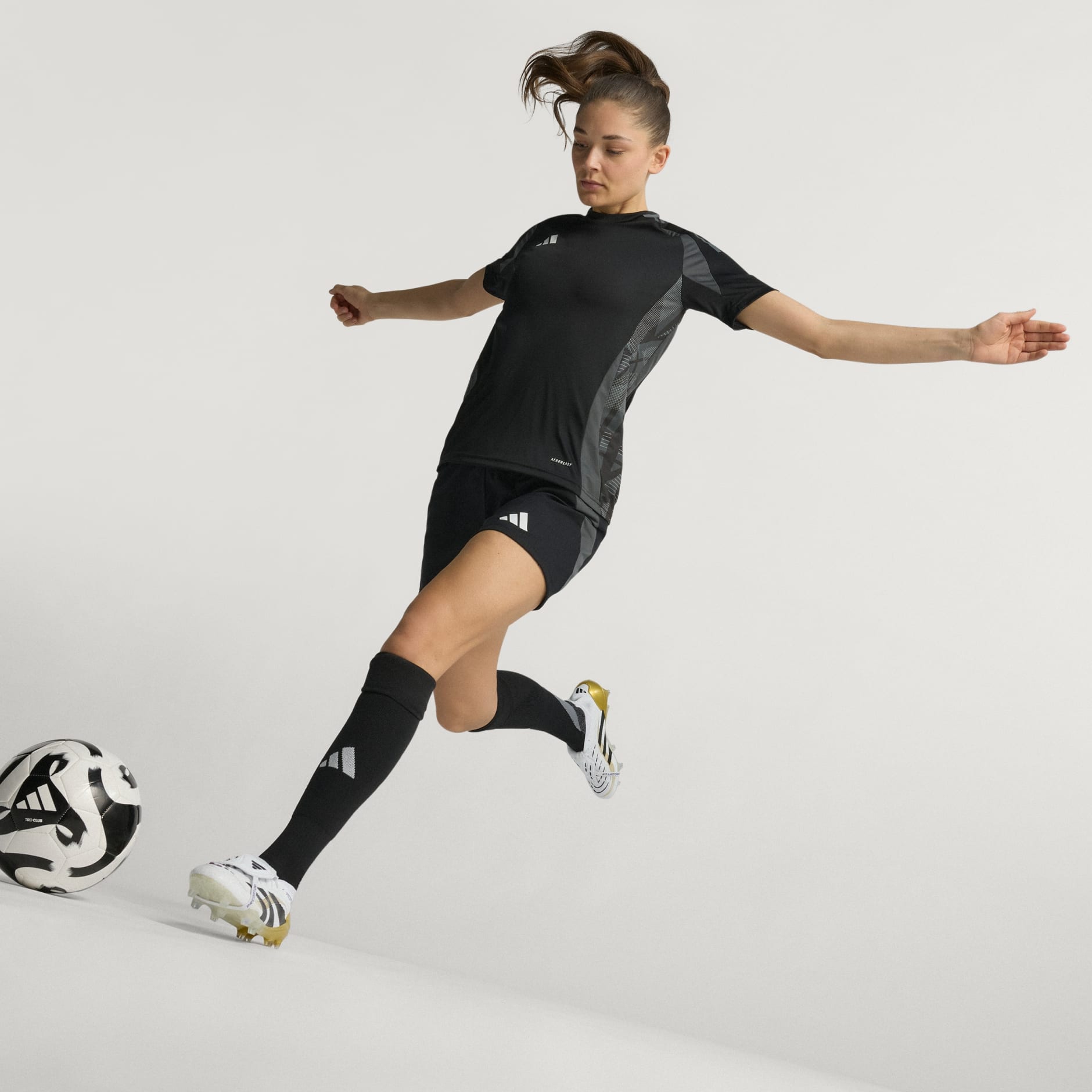 Predator Elite Fold-Over Tongue Firm Ground Boots