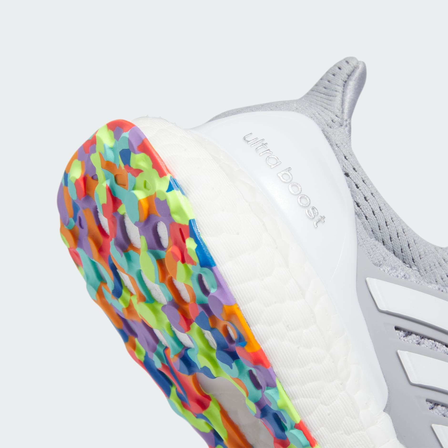 Ultra boost hotsell 1.0 multicolor outfit