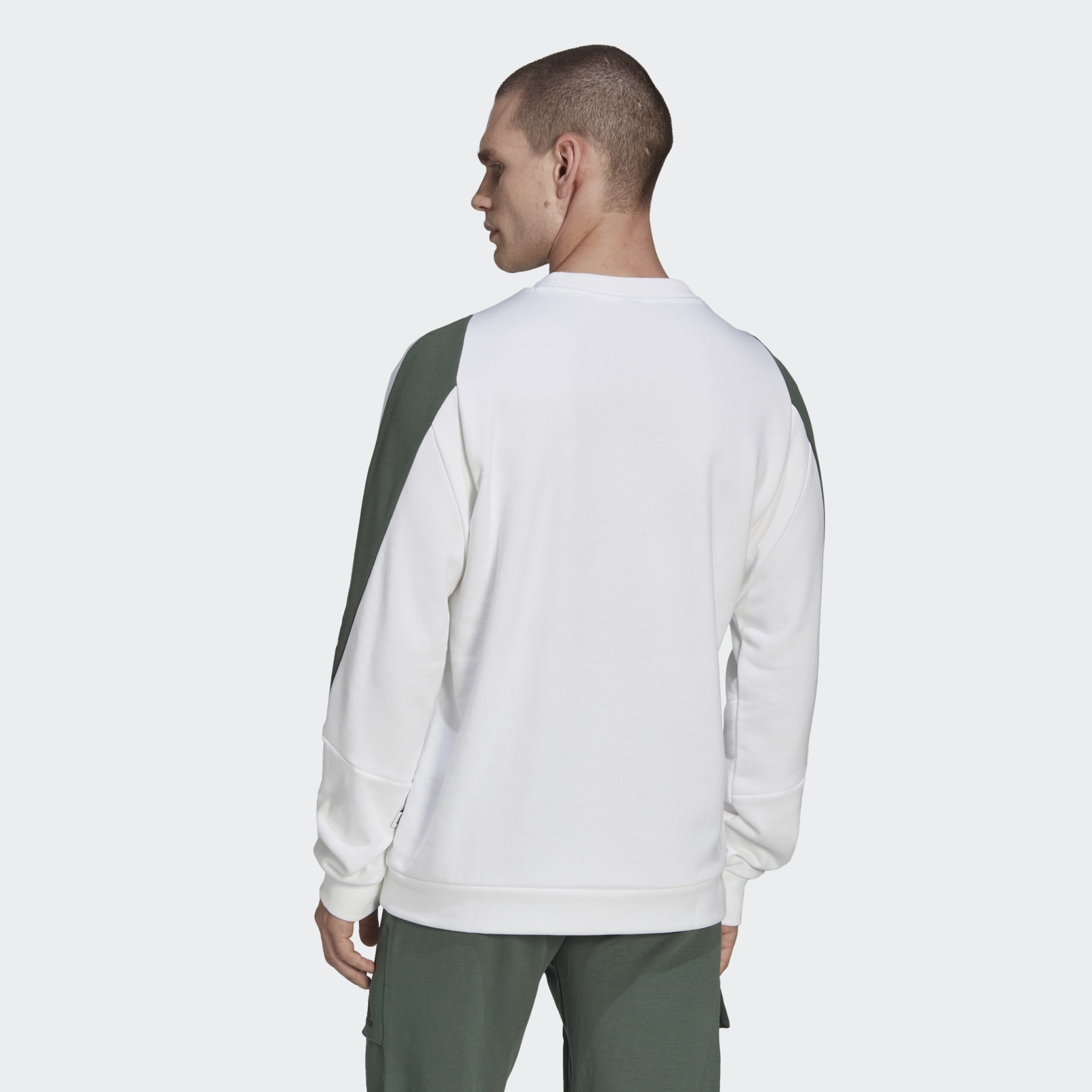 Future Icons Embroidered Badge of Sport Sweatshirt