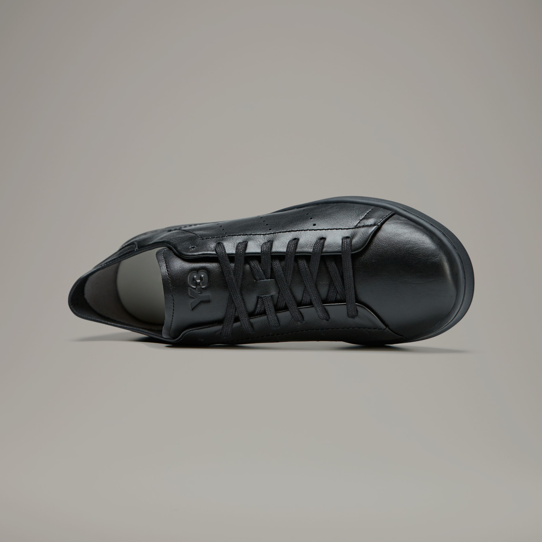 【関税込み】Y-3 ブラック Stan Smith スニーカー adidas Y-3 Stan Smith - Black | Free Shipping with adiClub
