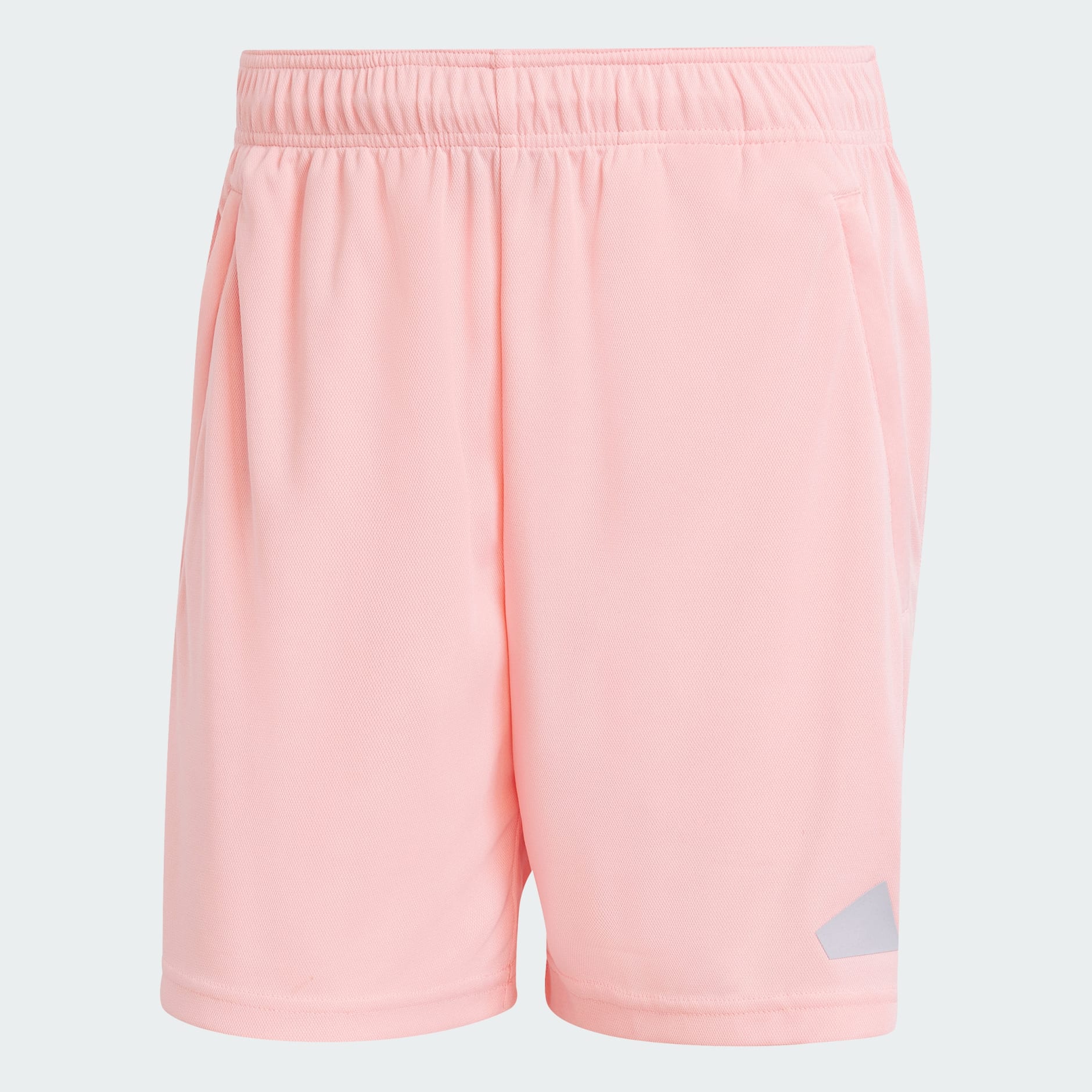 Shorts Train Essentials Logo