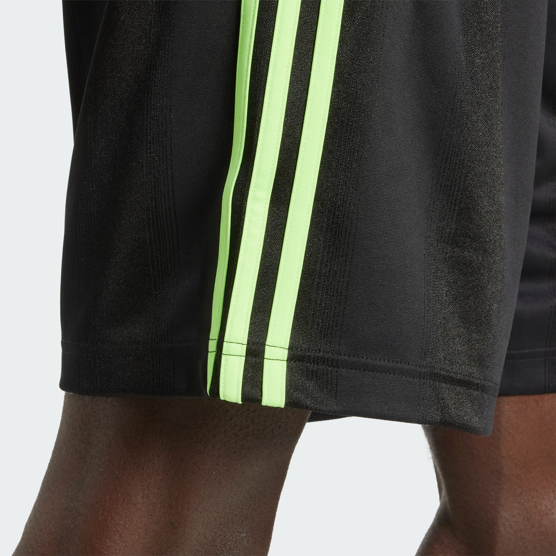 Pantaloni scurți adidas Adicolor din jacard