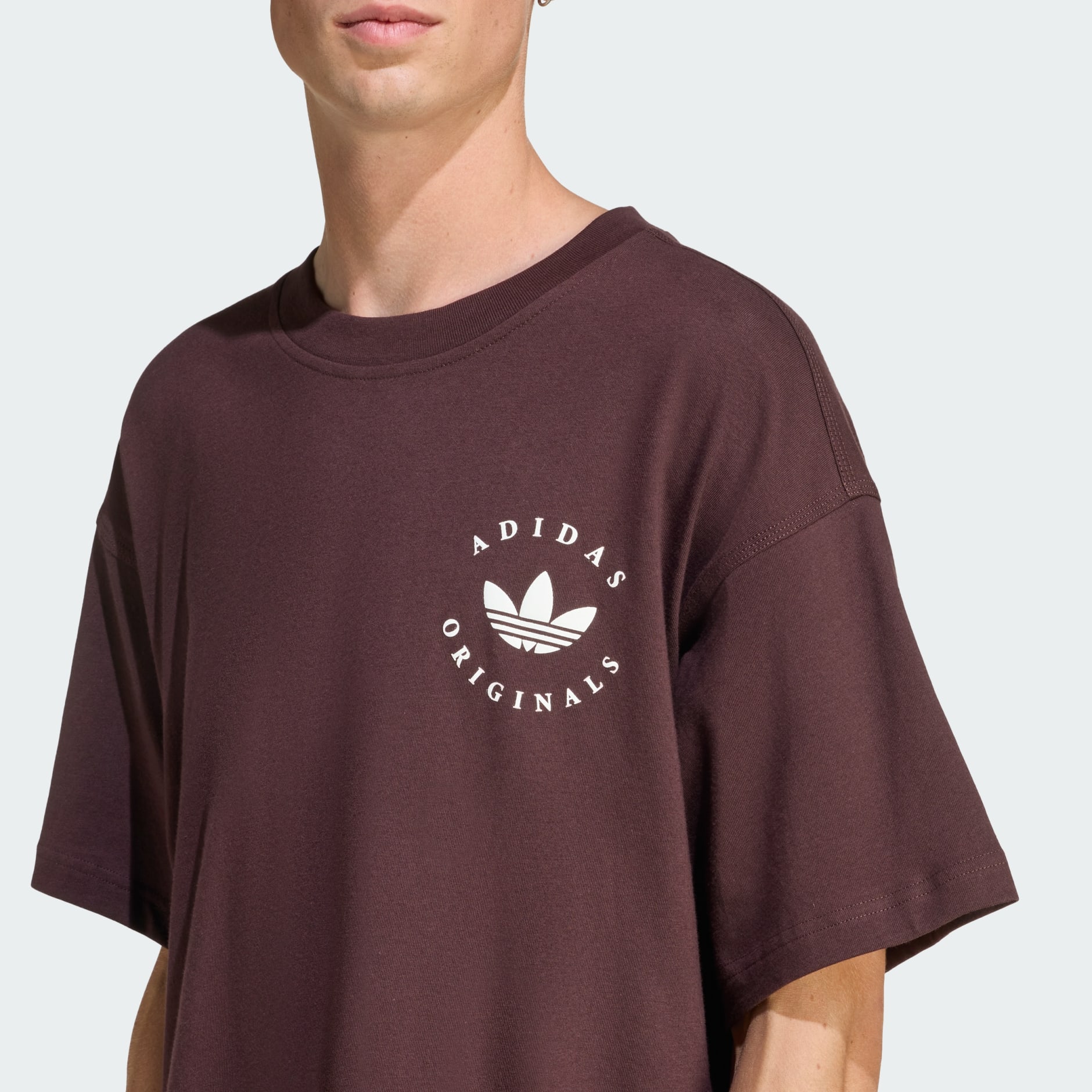 Curved adidas Trefoil Logo GFX Tee