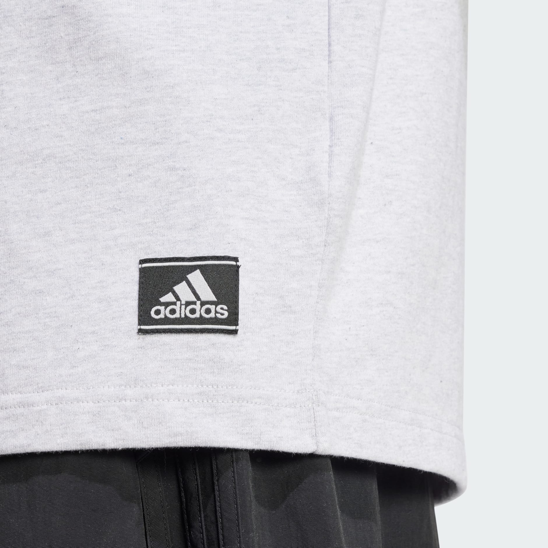 adidas Badge of Sport 上衣