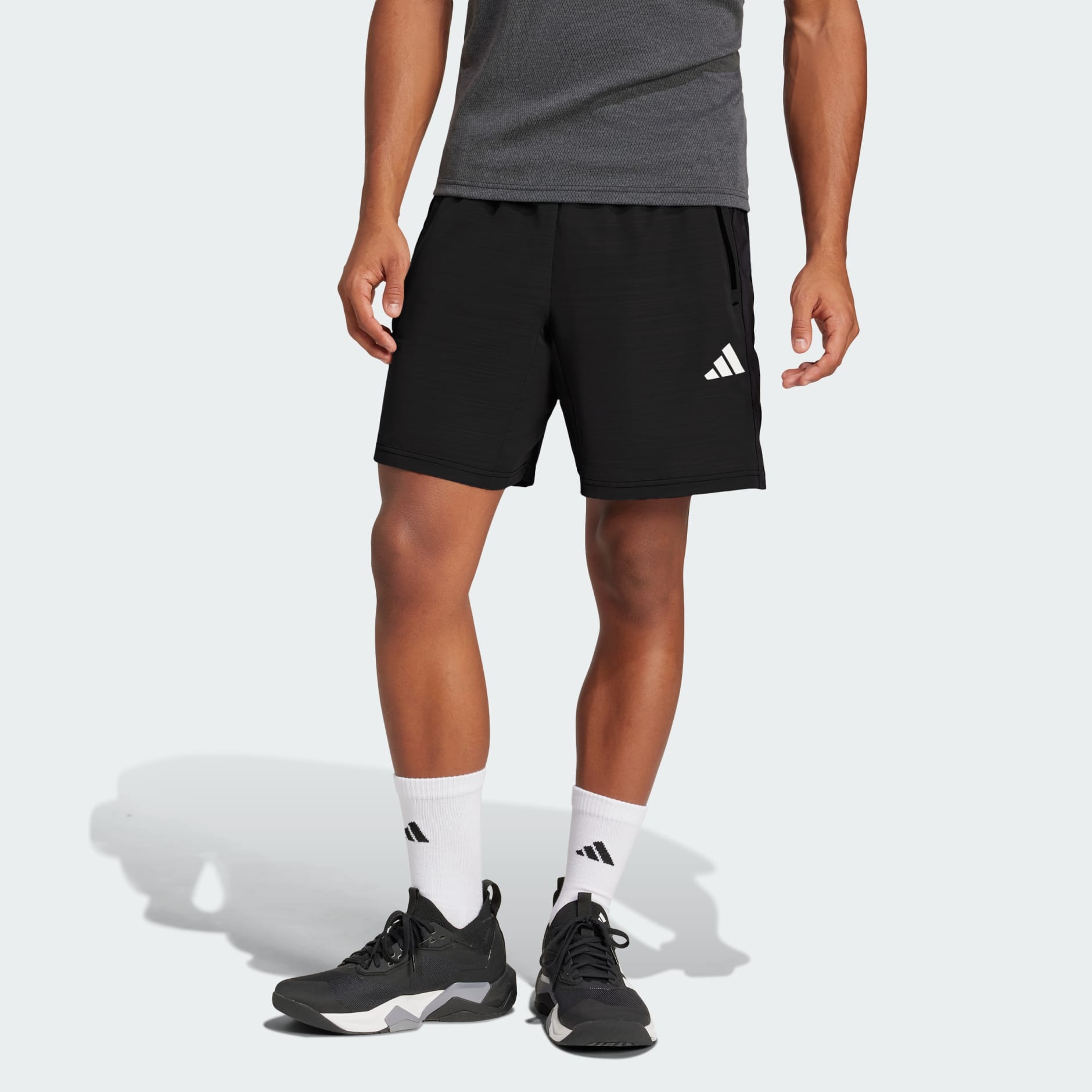 Train Essentials Woven M&eacute;lange Shorts
