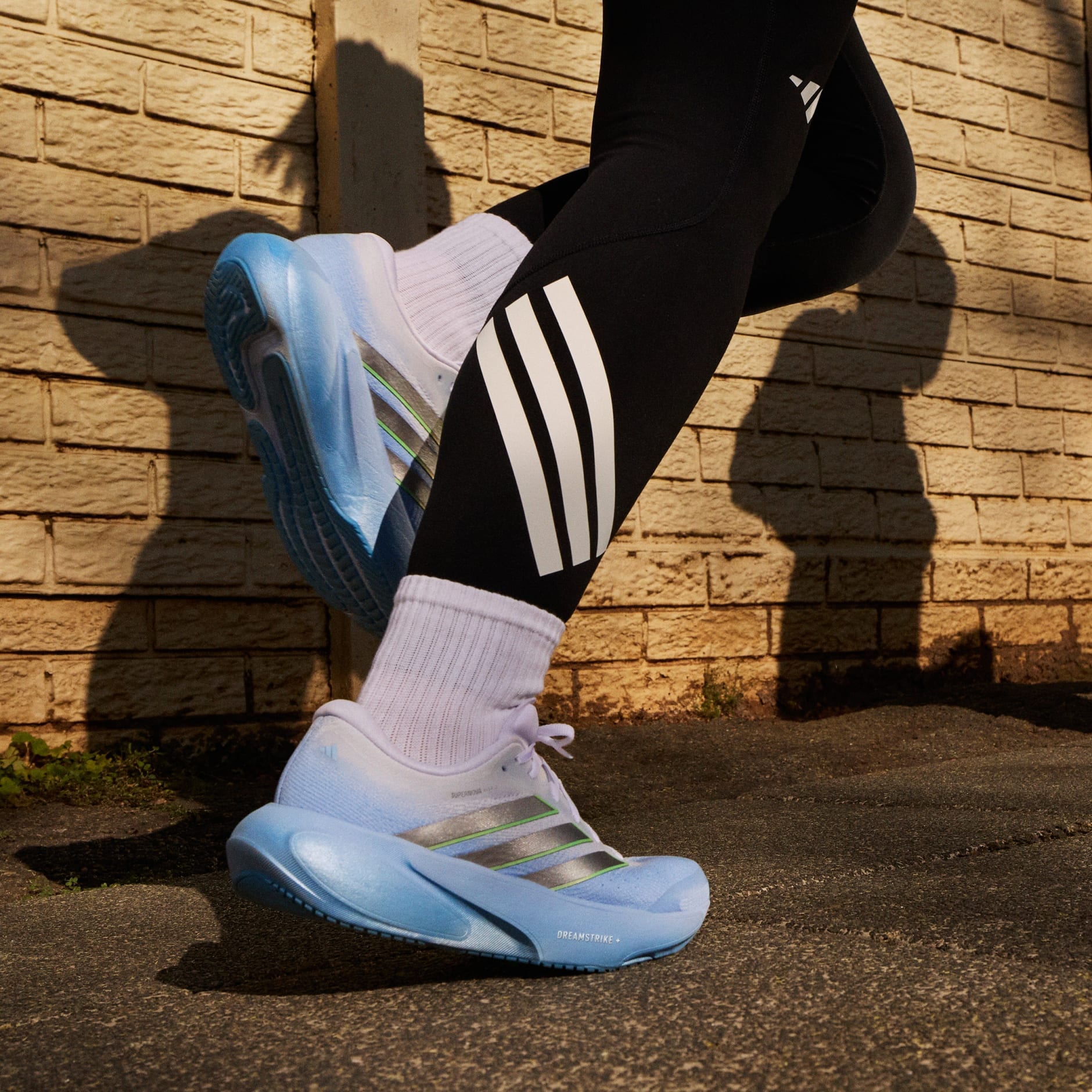 SUPERNOVA RISE 3 RUNNING SHOES