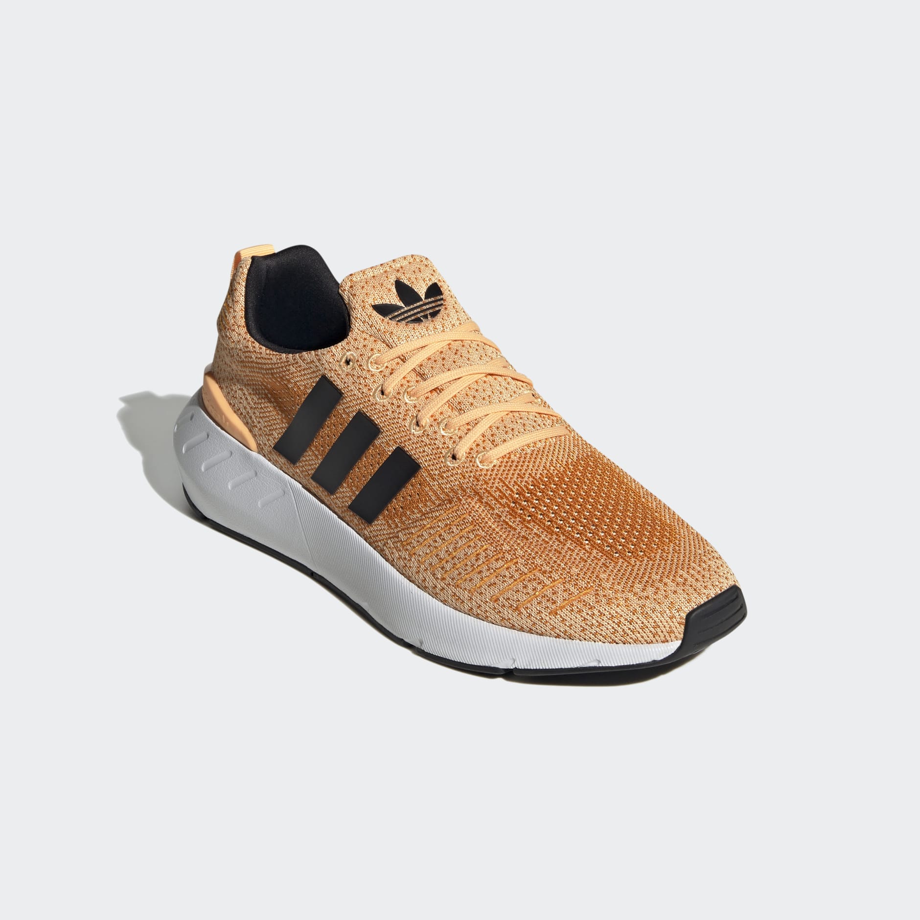 Tenis Swift Run 22