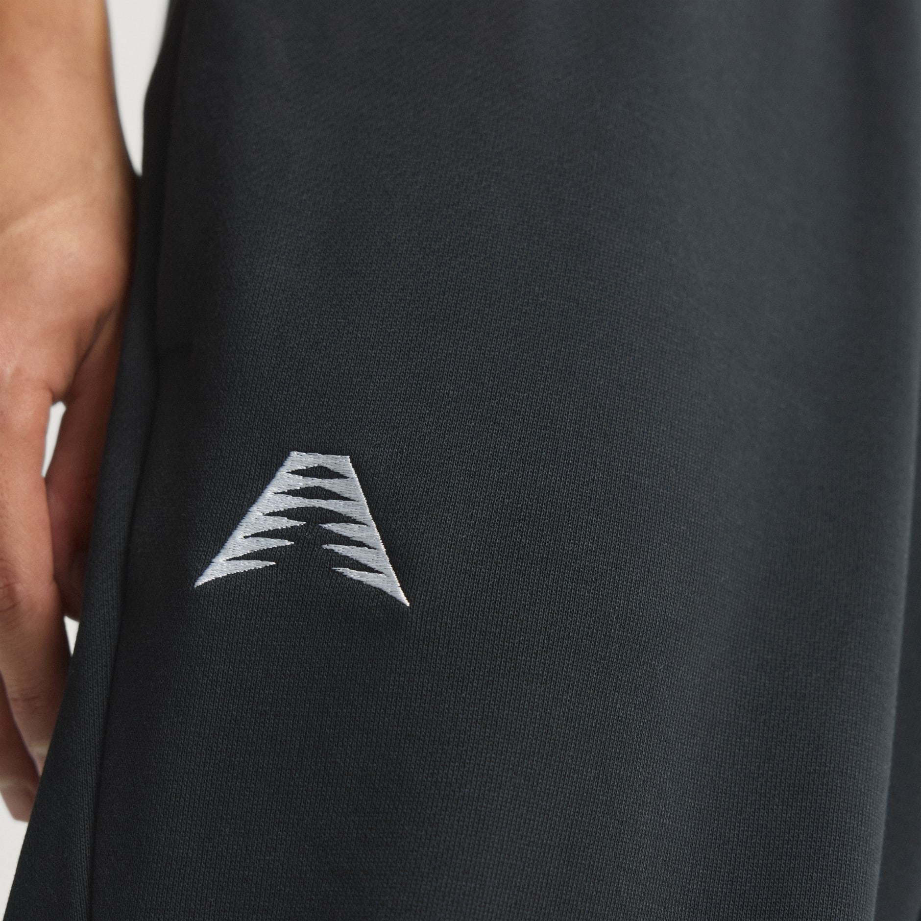 Hlače Anthony Edwards Foundation Fleece