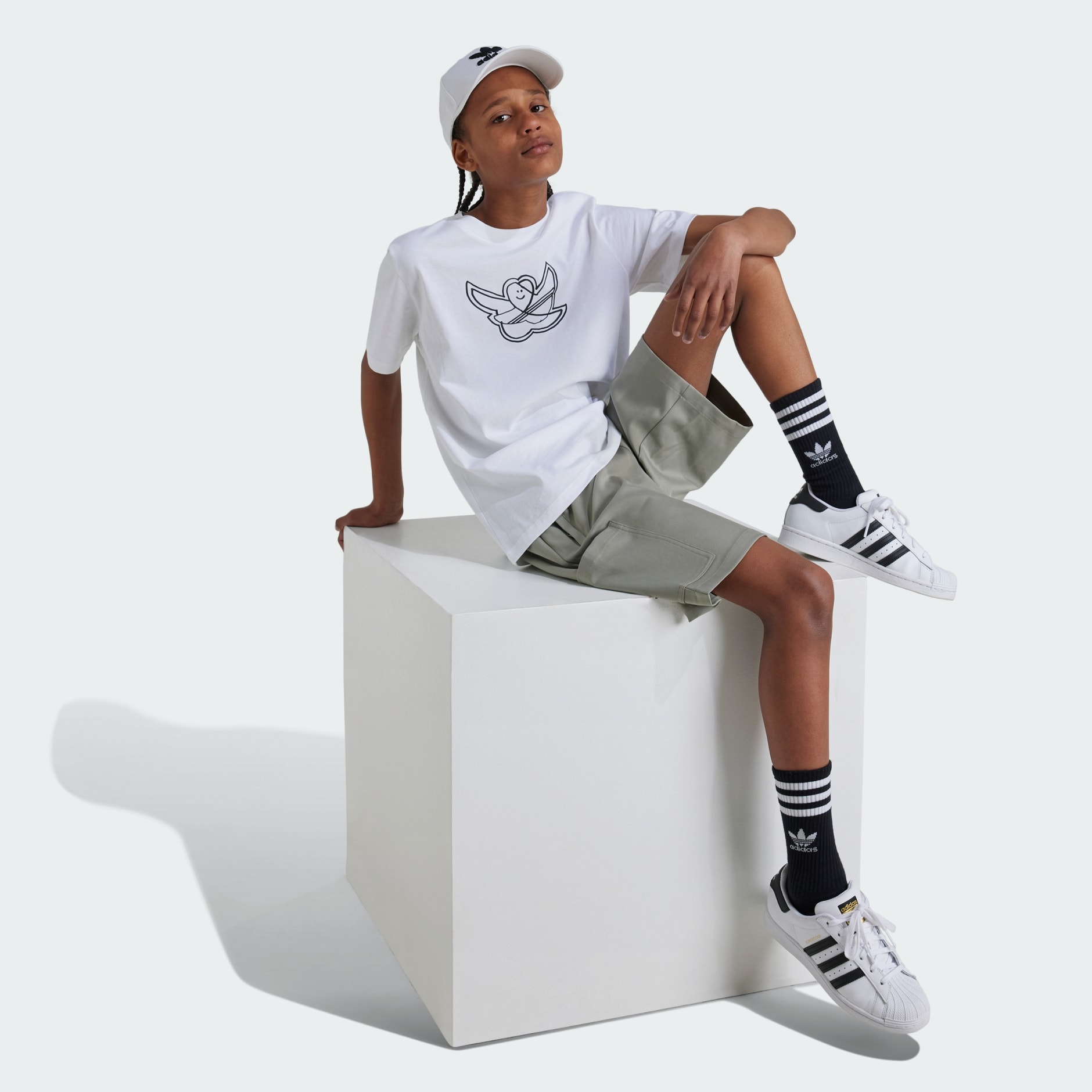 GRAPHIC TEE