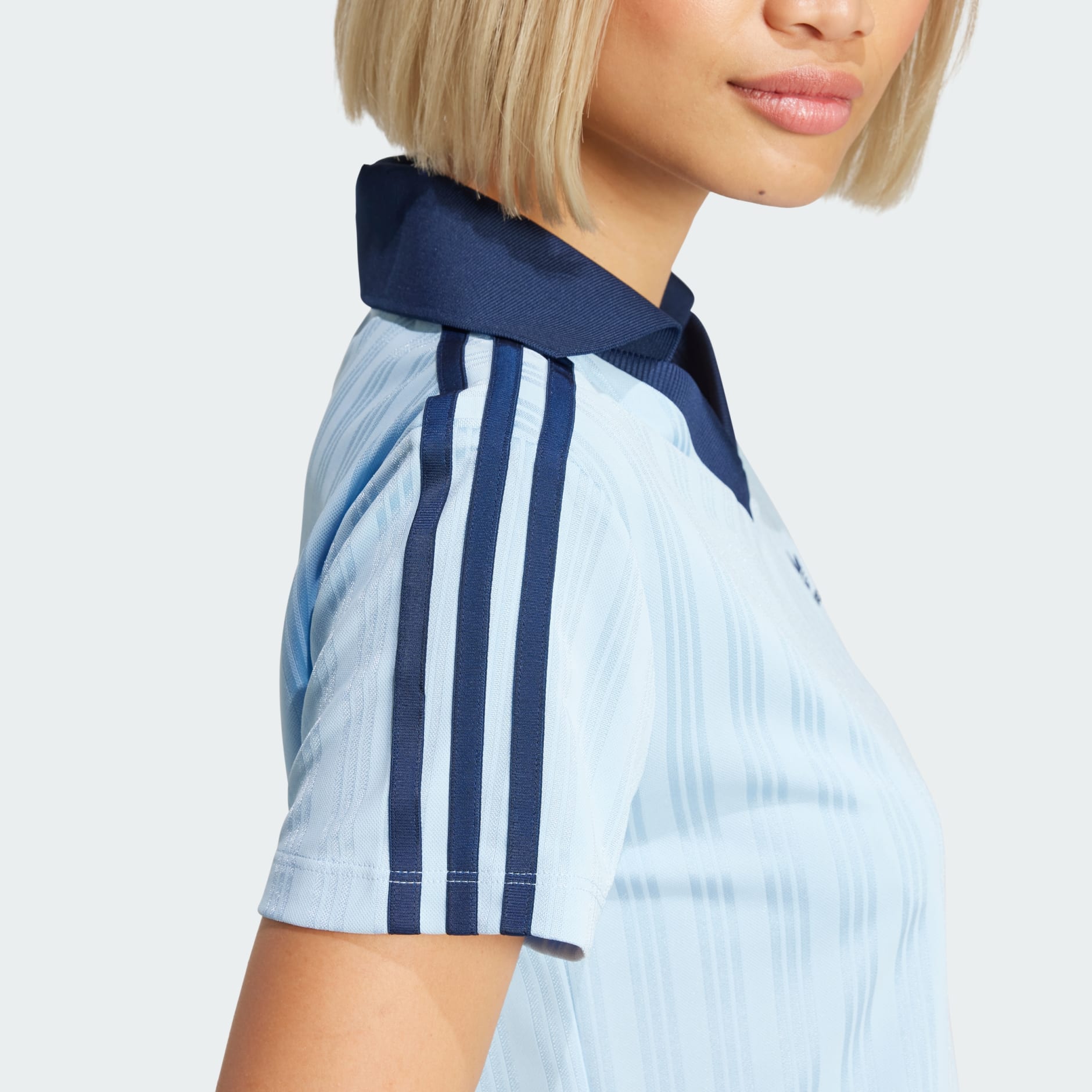 CLOTHING - Adicolor Football Jacquard V-Neck Crop Polo Shirt