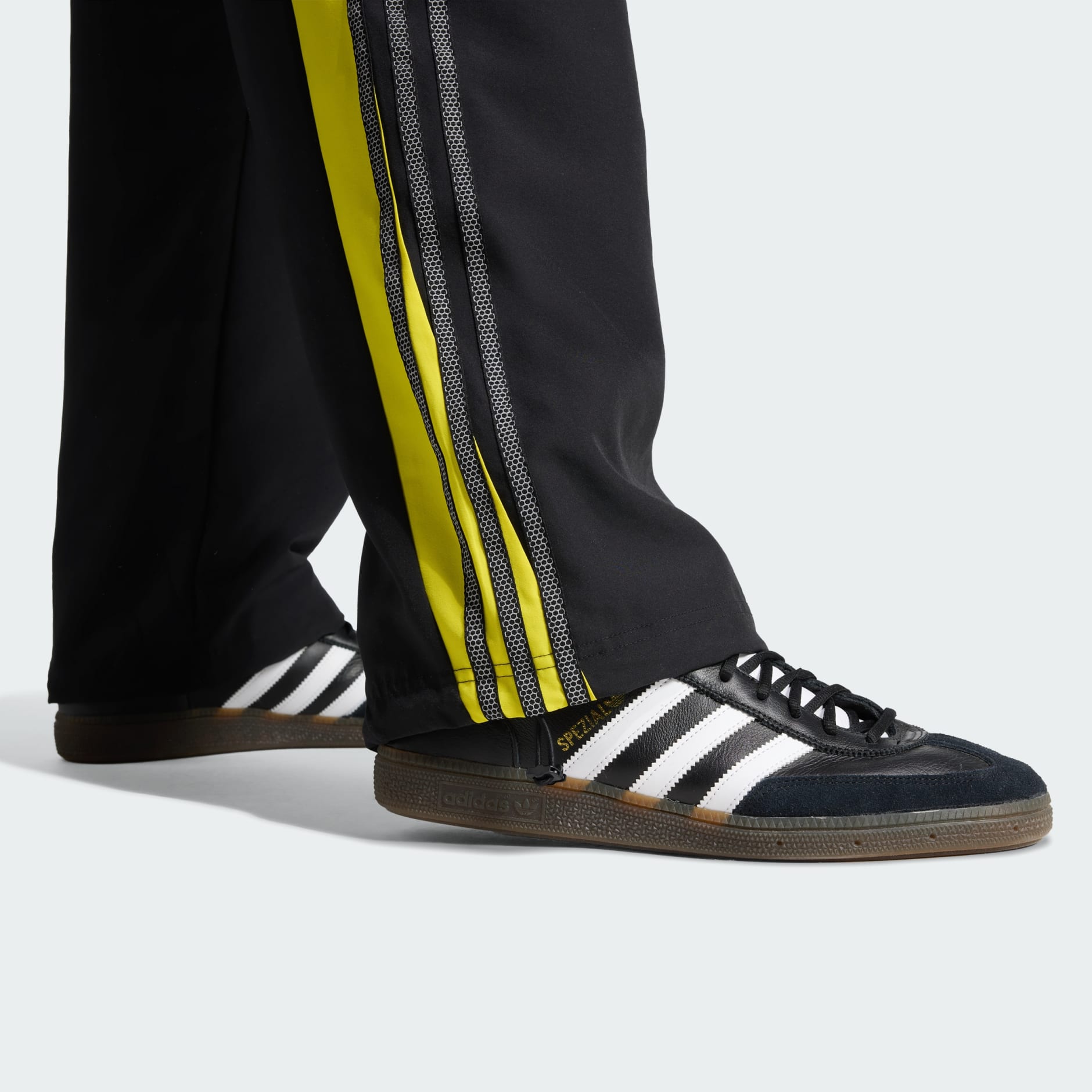 PANTALONI DE TRENING LOOSE CUTLINE