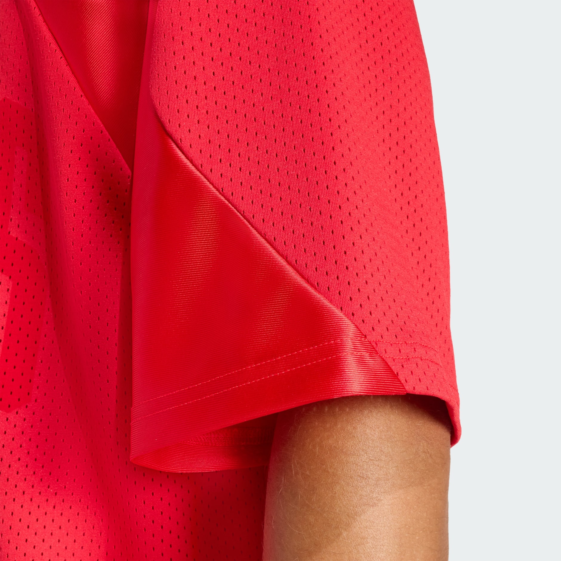 STADIUM GRAPHIC MESH TEE