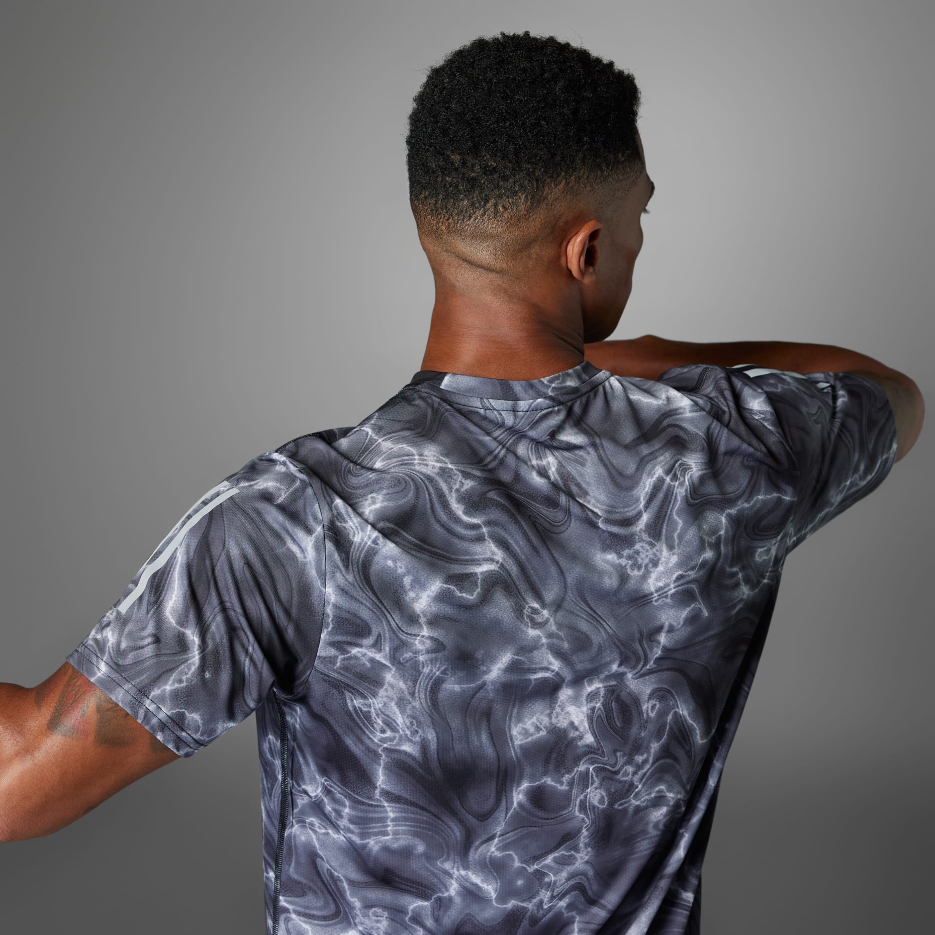 Nike Dri-FIT Men's All-Over Print Short-Sleeve Yoga Top. Nike CH