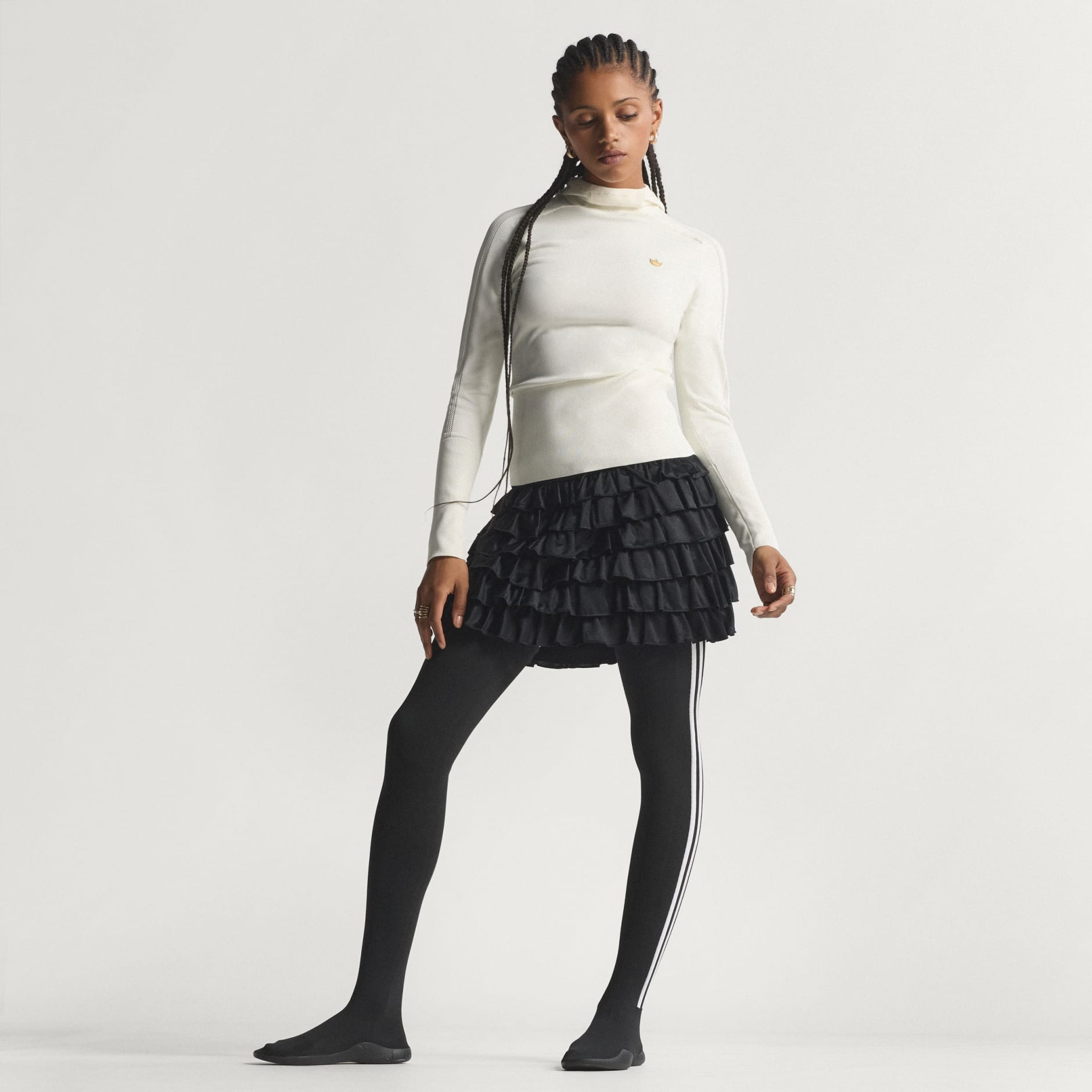 PULOVER TRICOTAT CU GLUGĂ ȘI M&Acirc;NECĂ LUNGĂ