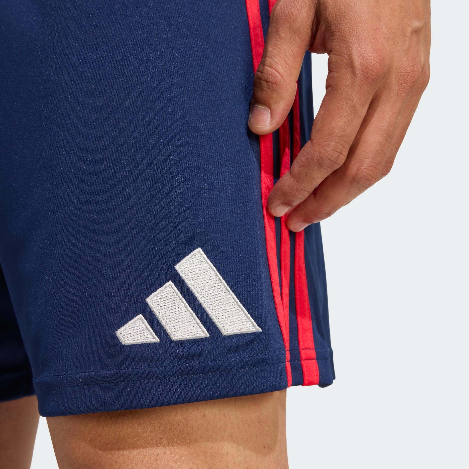 阿仙奴25/26 作客短褲- 藍色| adidas香港官方網上商店