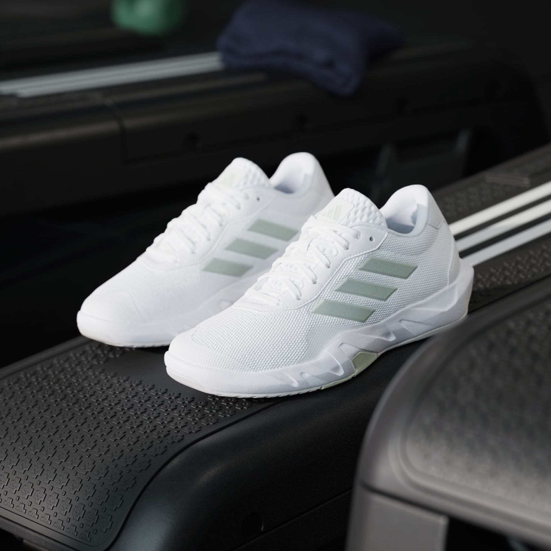 Amplimove Training Shoes