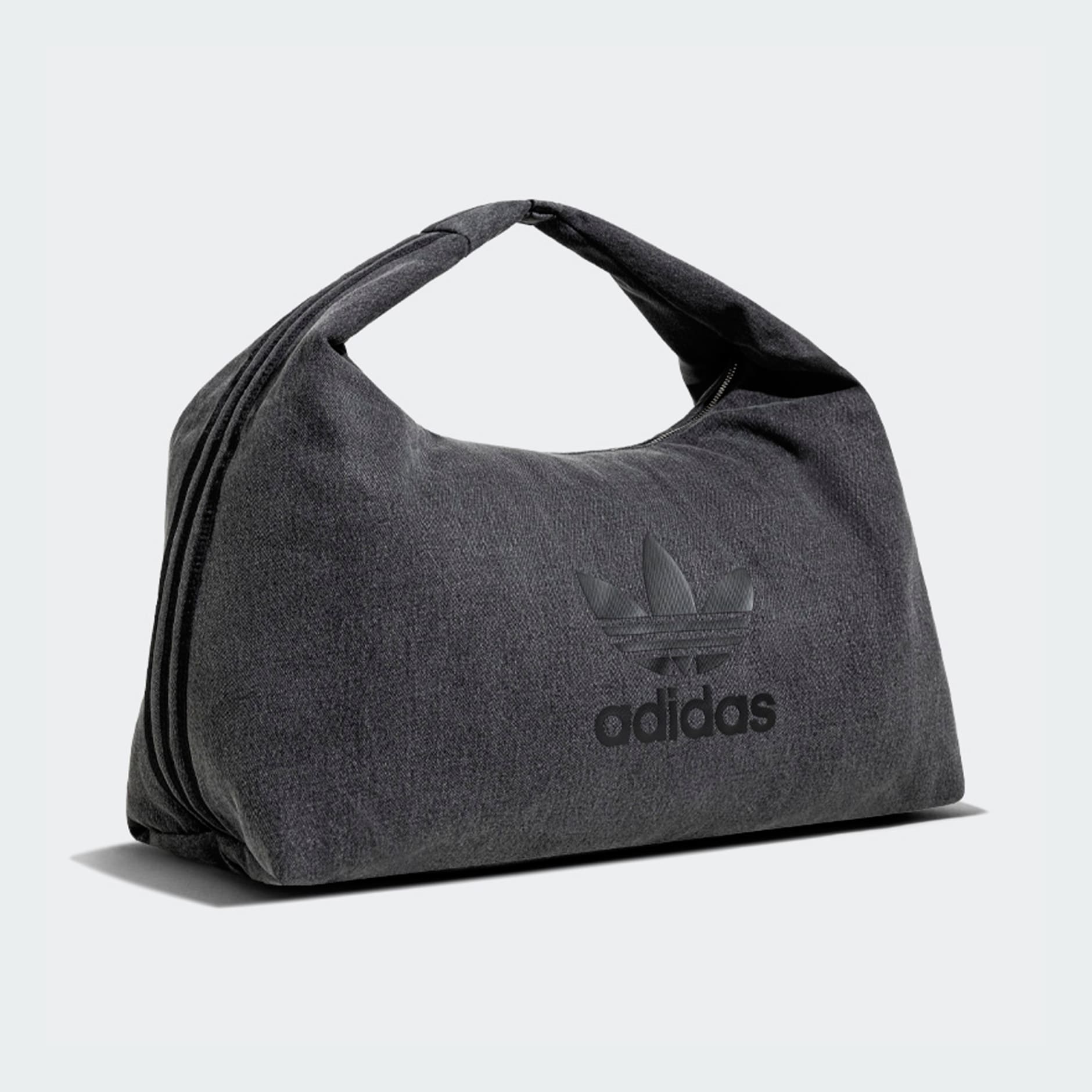 D SHOULDER BAG