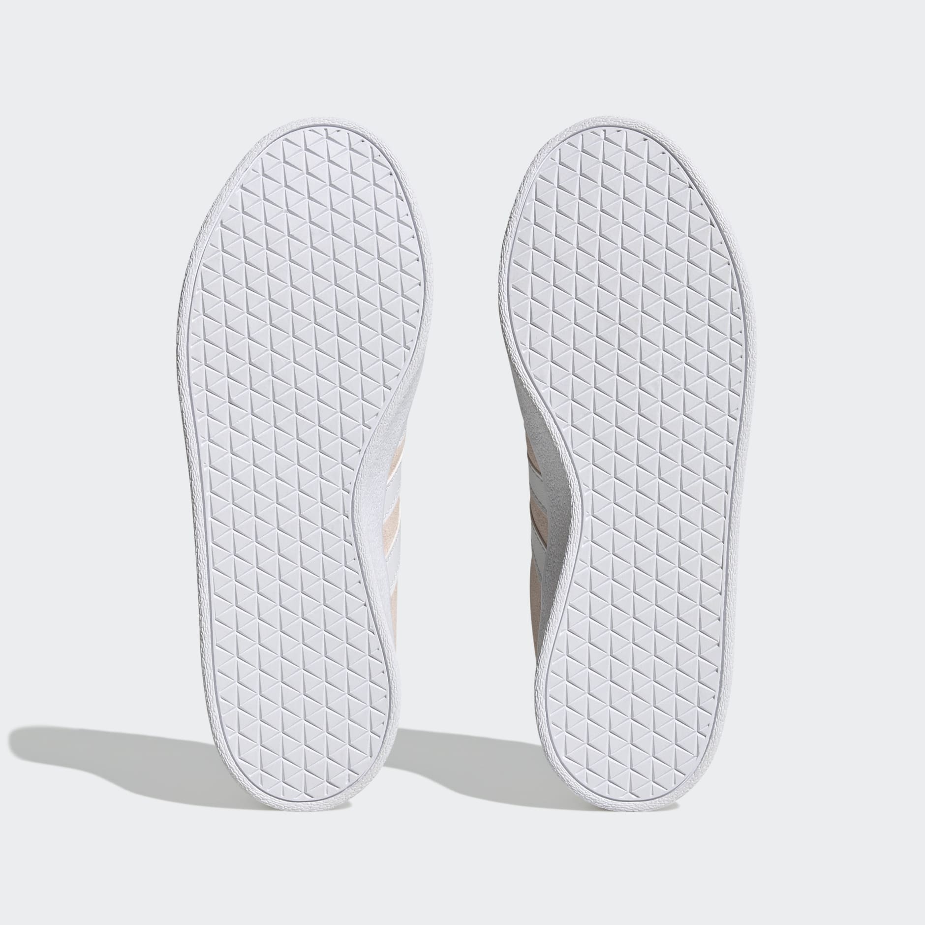 VL Court 2.0 Suede Shoes