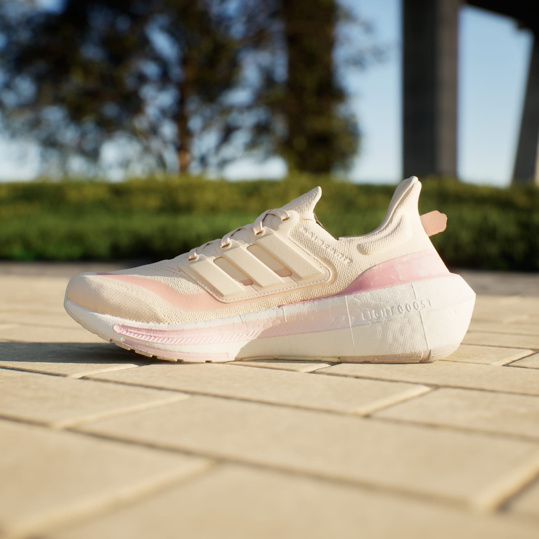Tenis Ultraboost Light