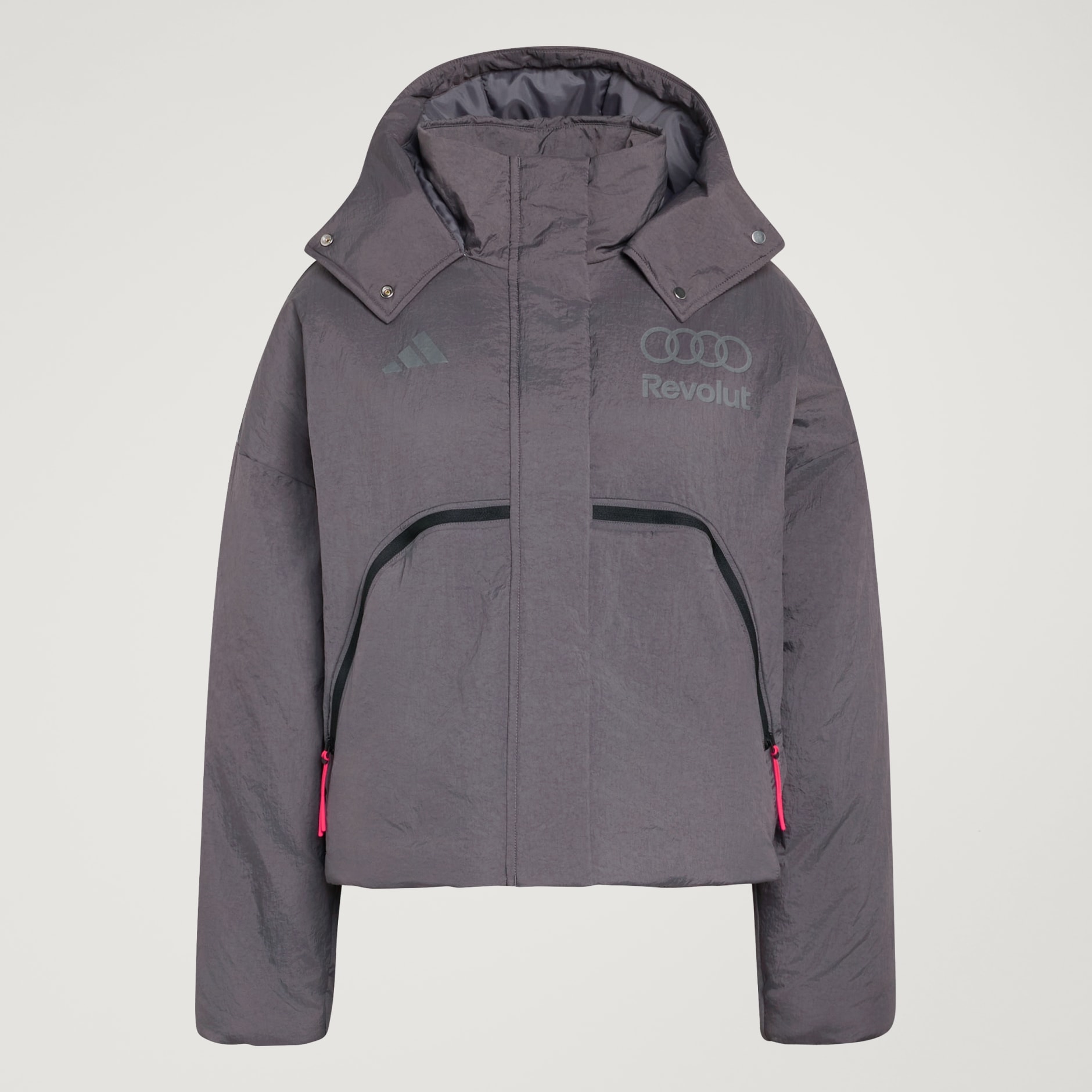 JACHETĂ CĂPTUȘITĂ AUDI REVOLUT F1 TEAM ENGINEERS & MARKETING