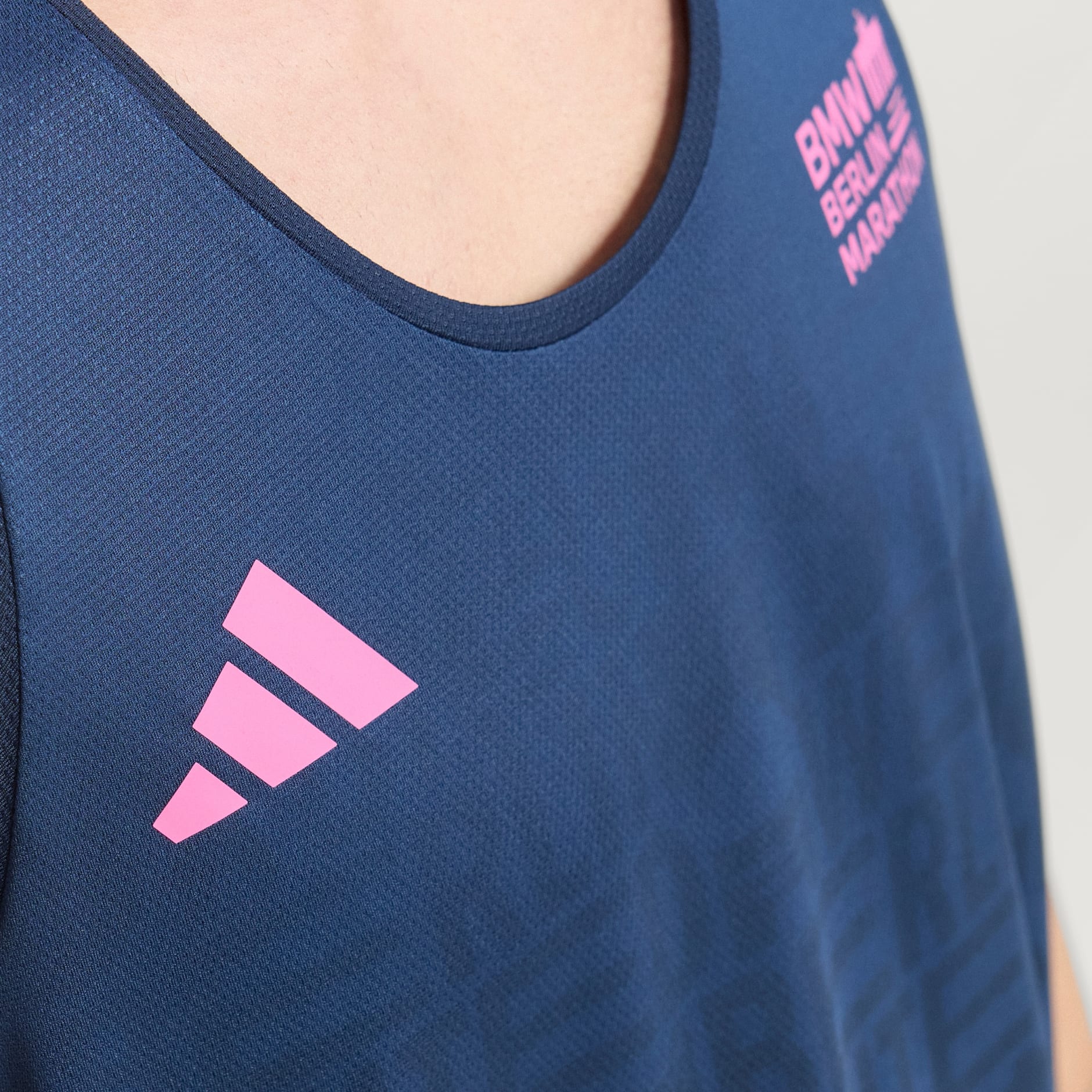 Maiou BMW Berlin-Marathon 2025 cu imprimeu integral