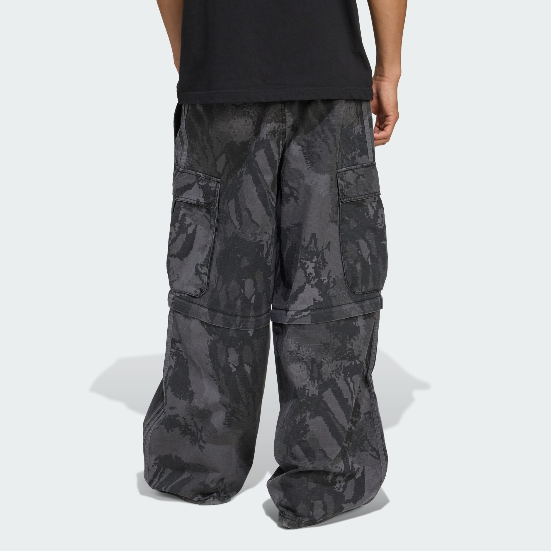 Pantaloni cargo cu fermoar pentru detașare