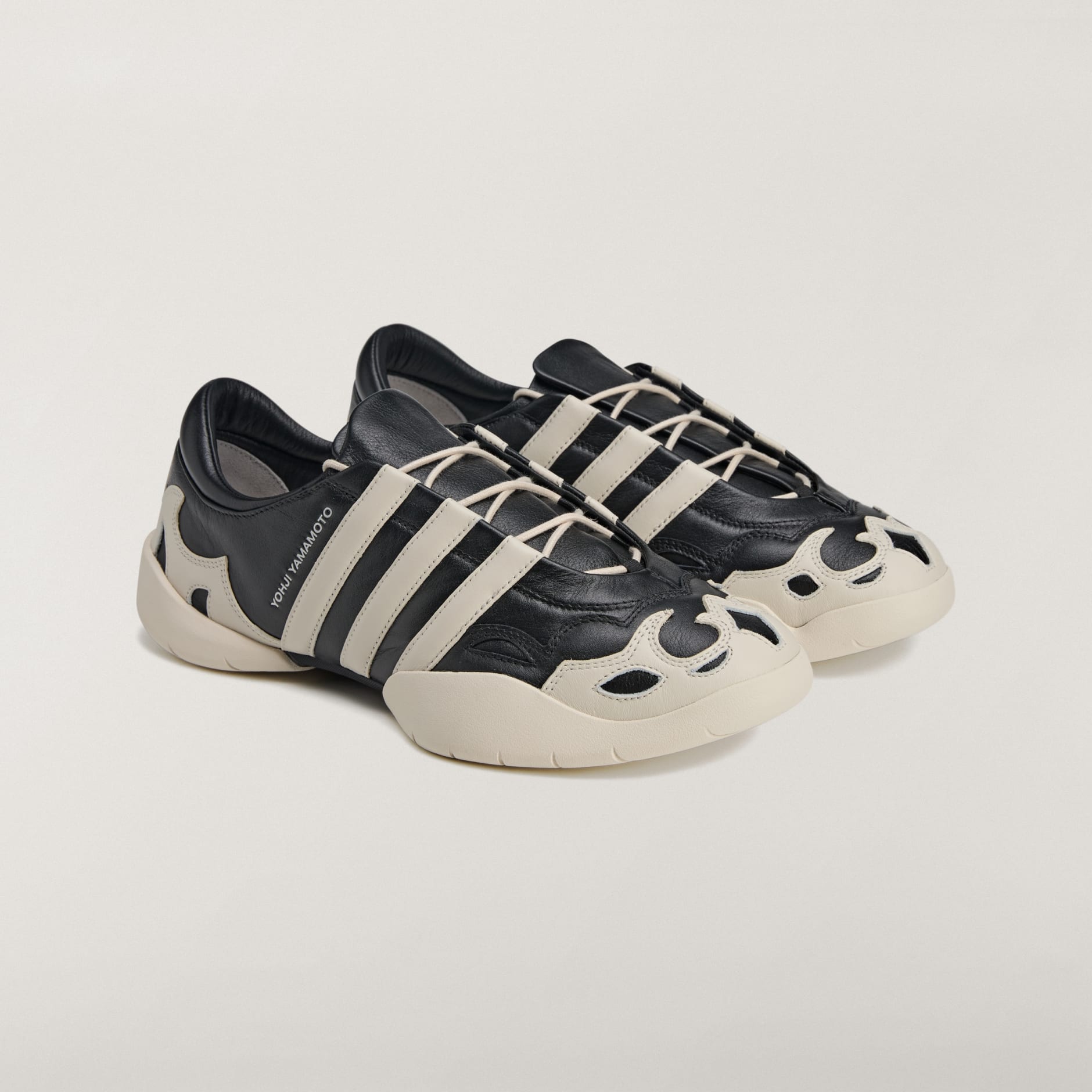 Shoes - Y-3 Regu 2002 - Black | adidas South Africa