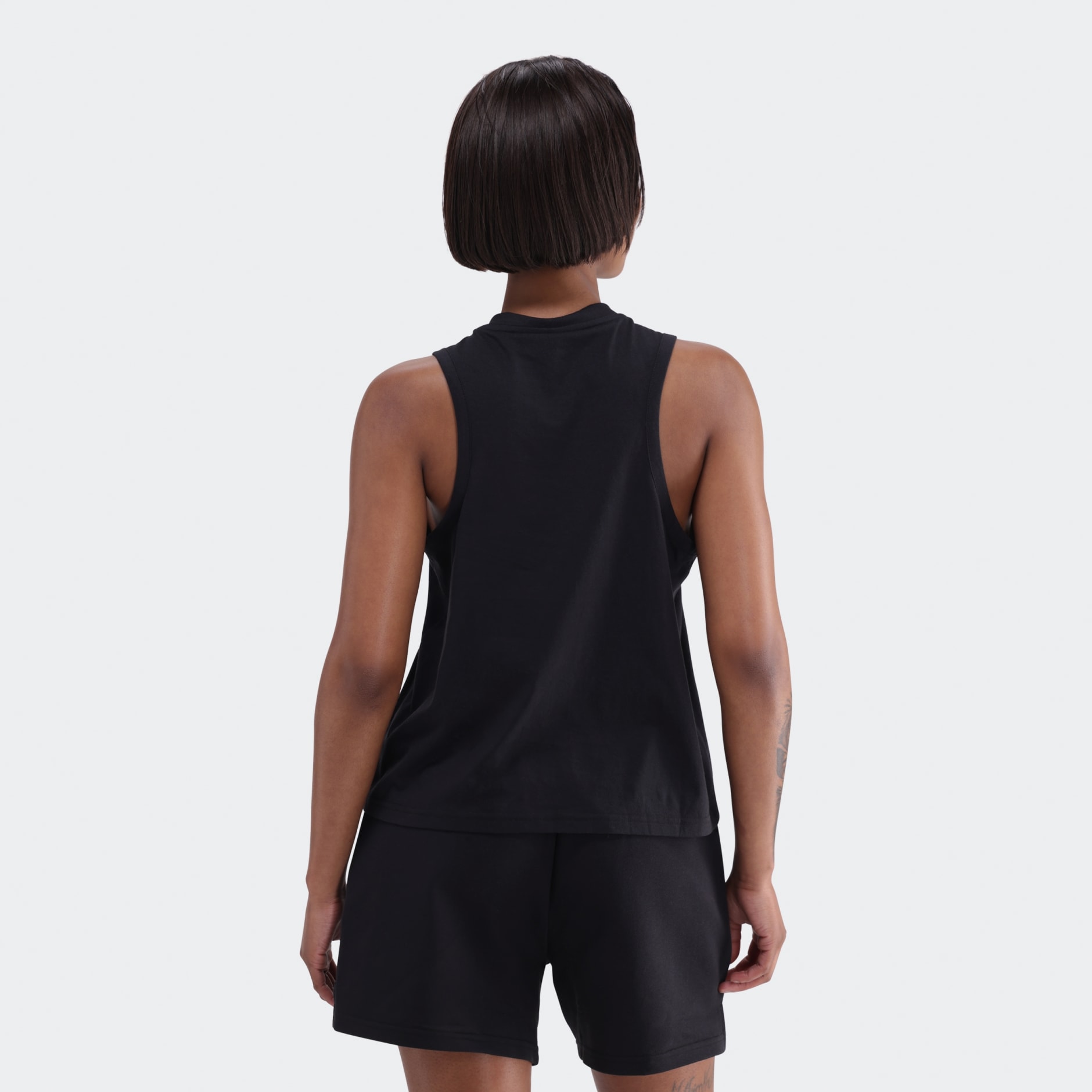 Train Essentials Big Performance Logo Training Tank Top