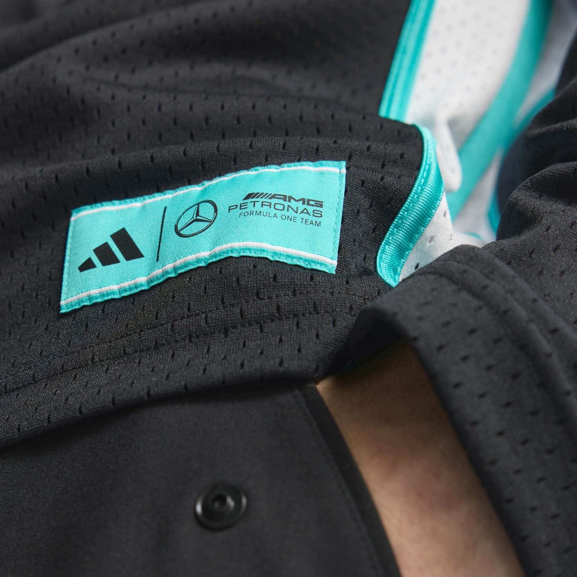 MERCEDES - AMG PETRONAS FORMULA ONE TEAM LAS VEGAS LONGSLEEVE TEE MEN