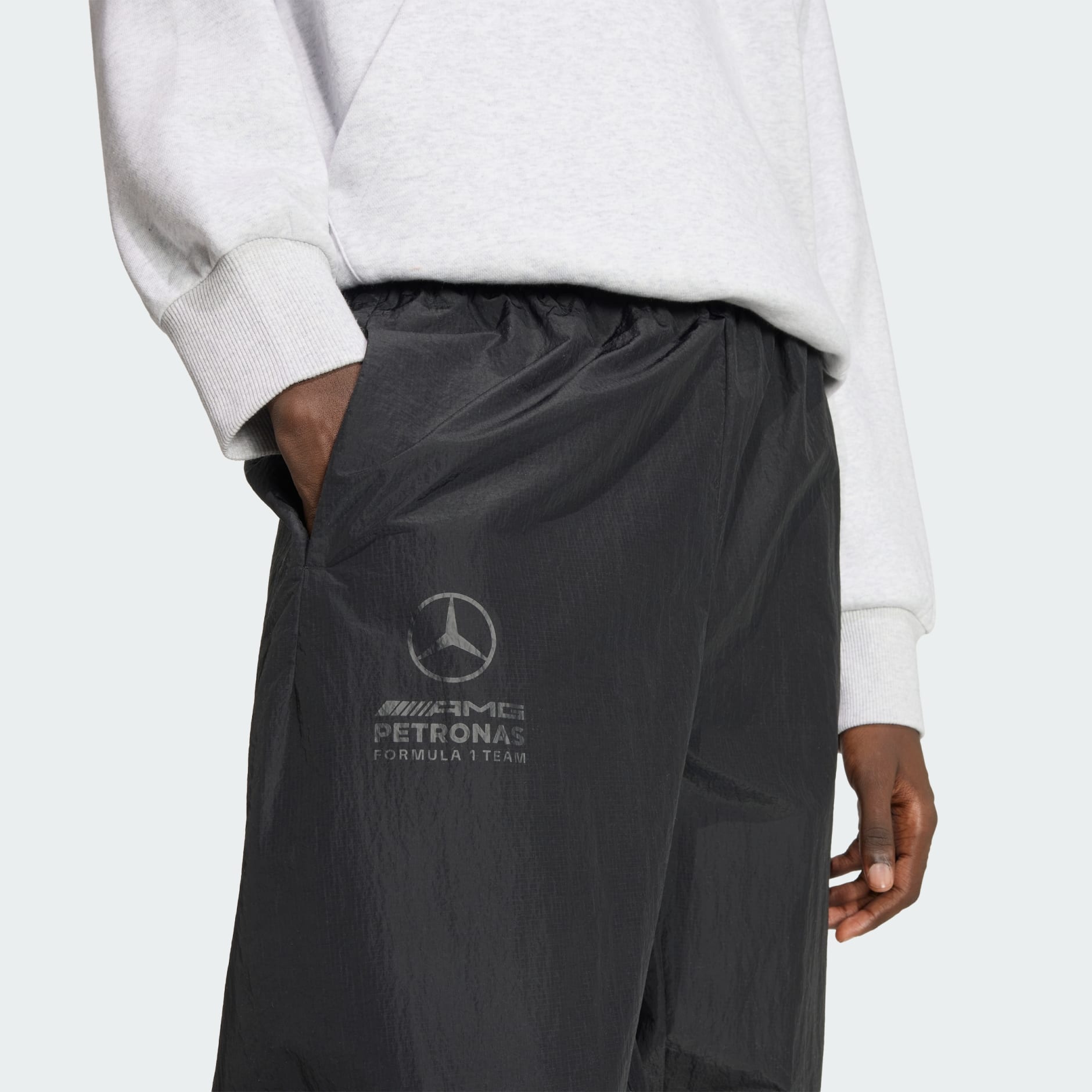 MERCEDES - AMG PETRONAS FORMULA 1 TEAM NIGHT WOVEN PANT