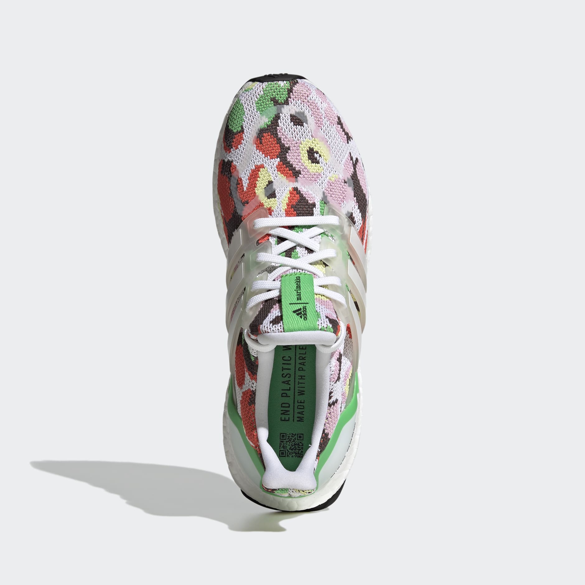 Ultraboost 4 DNA Shoes
