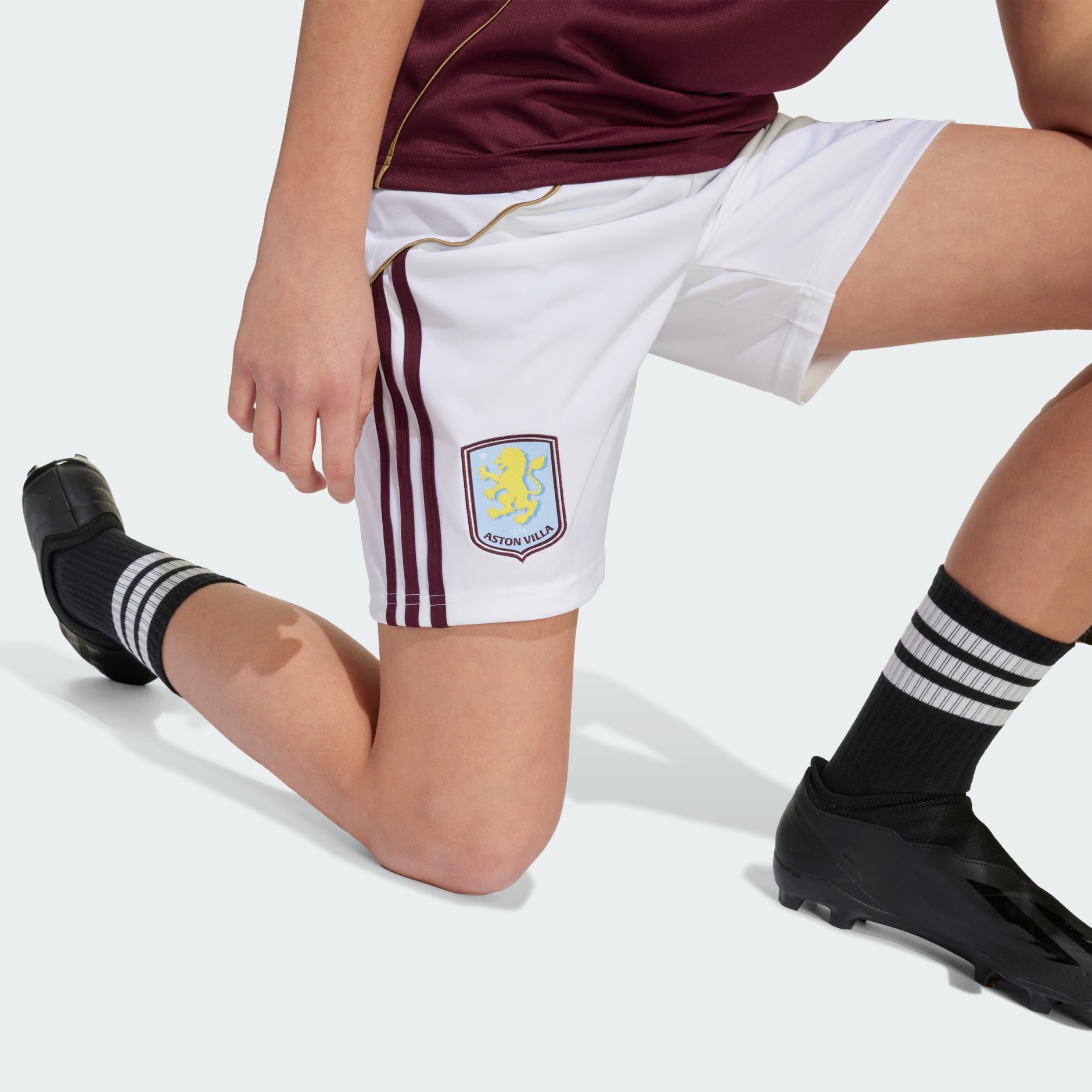 Pantaloni scurți Aston Villa FC 25/26 pentru meciurile de acasă