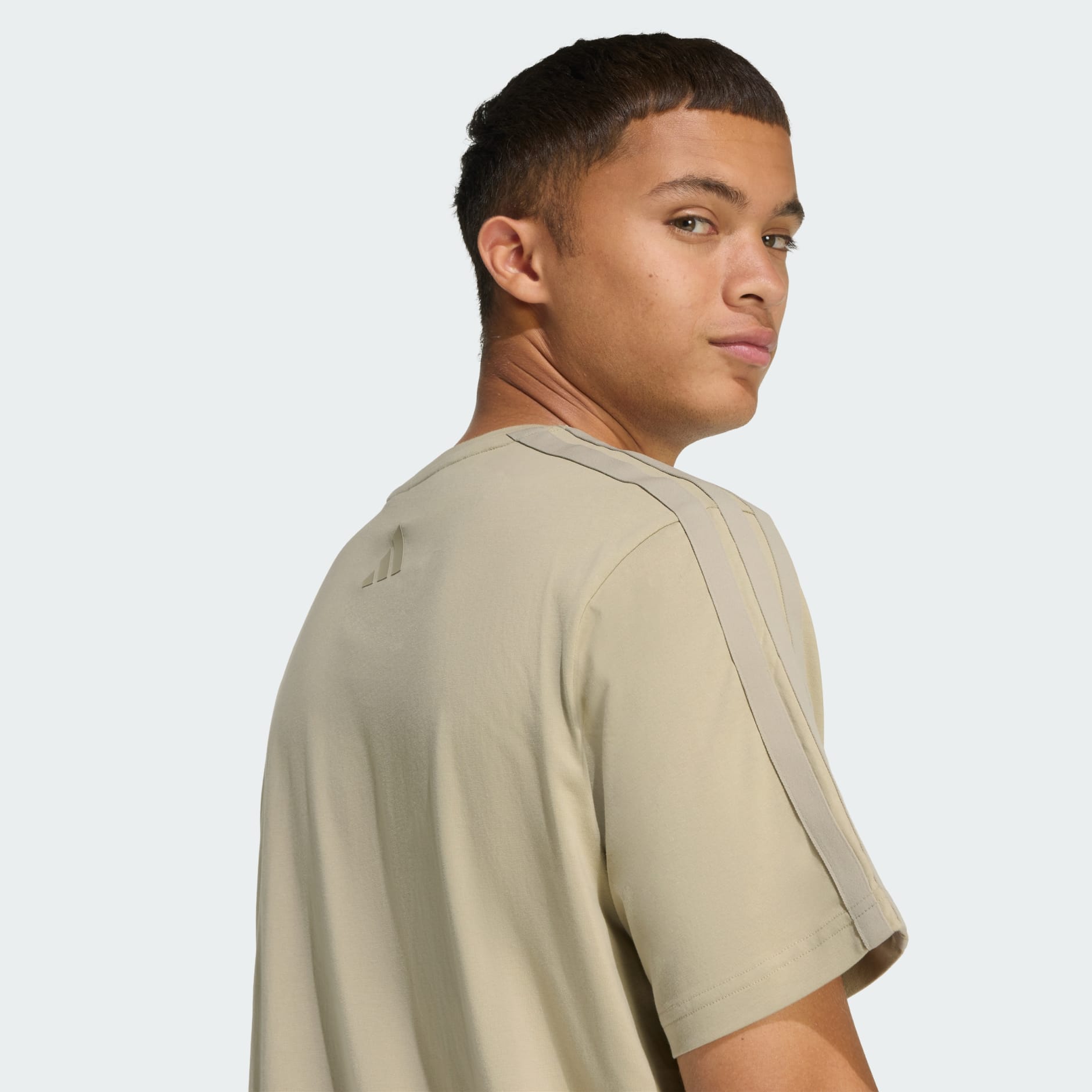 LUX COFFEE CAFE POUR GRAPHIC T-SHIRT