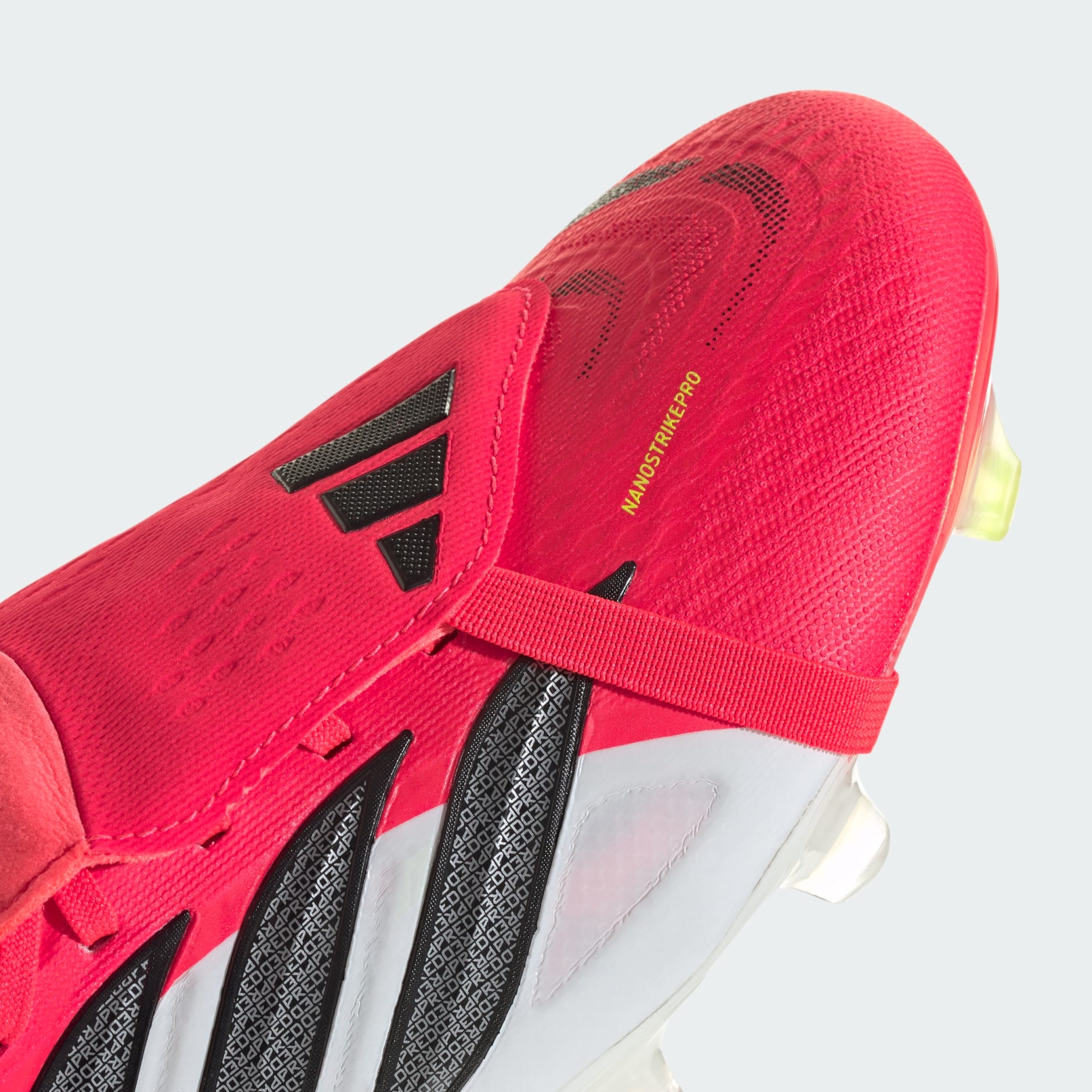 Ghete PREDATOR PRO cu limbă pliabilă, pentru teren dur