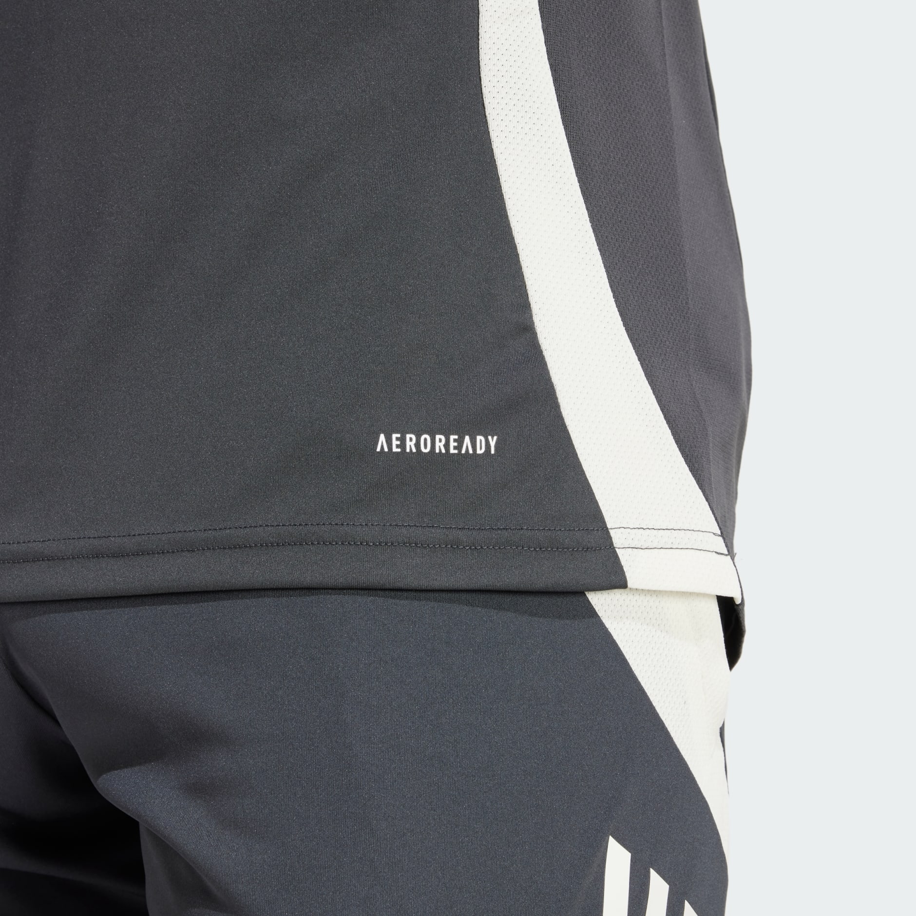 Manchester United Tiro 24 Training Jersey