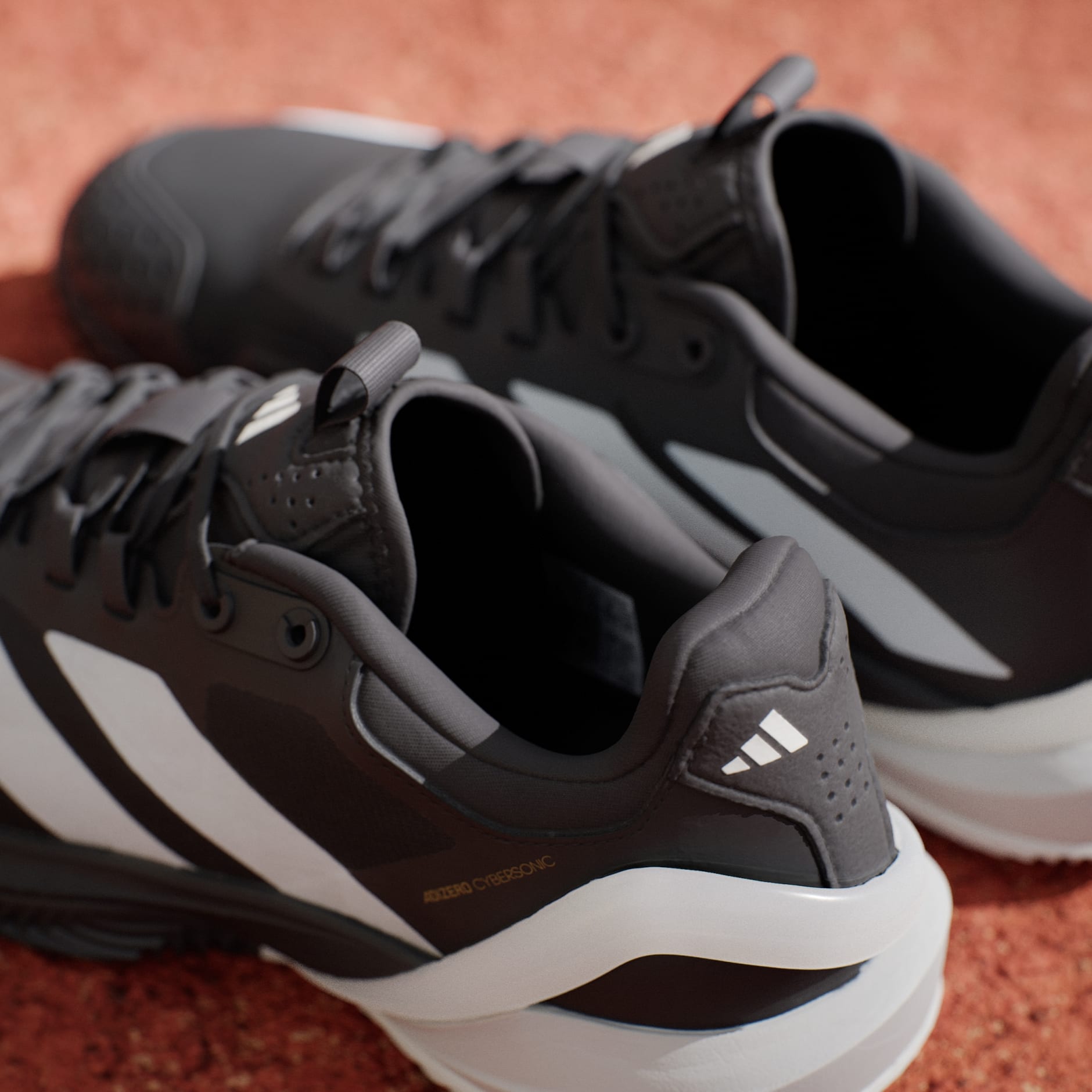 Pantofi de tenis pentru zgură Adizero Cybersonic 2