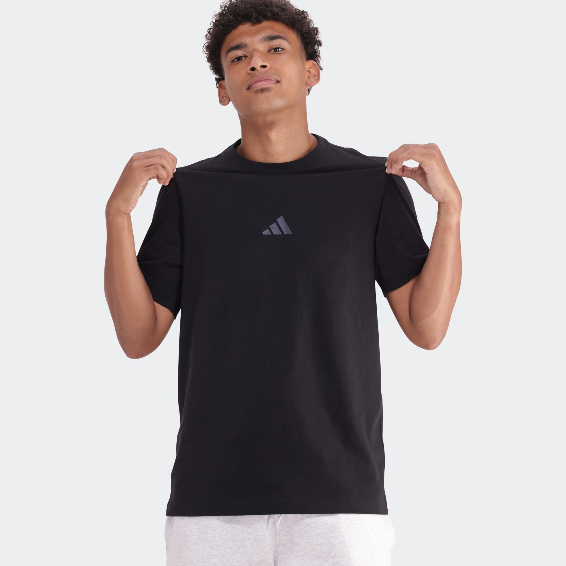 Essentials Small Logo Single Jersey T-Shirt