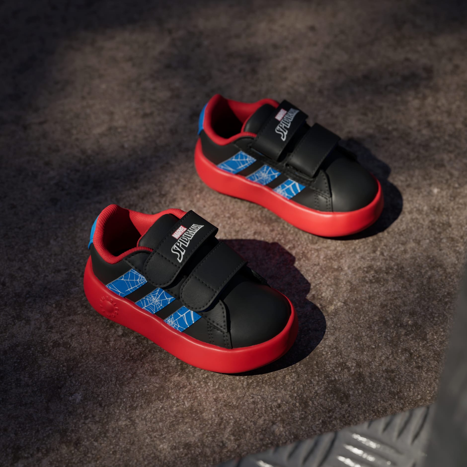 Dječje tenisice adidas x Marvel Spider-Man Grand Court